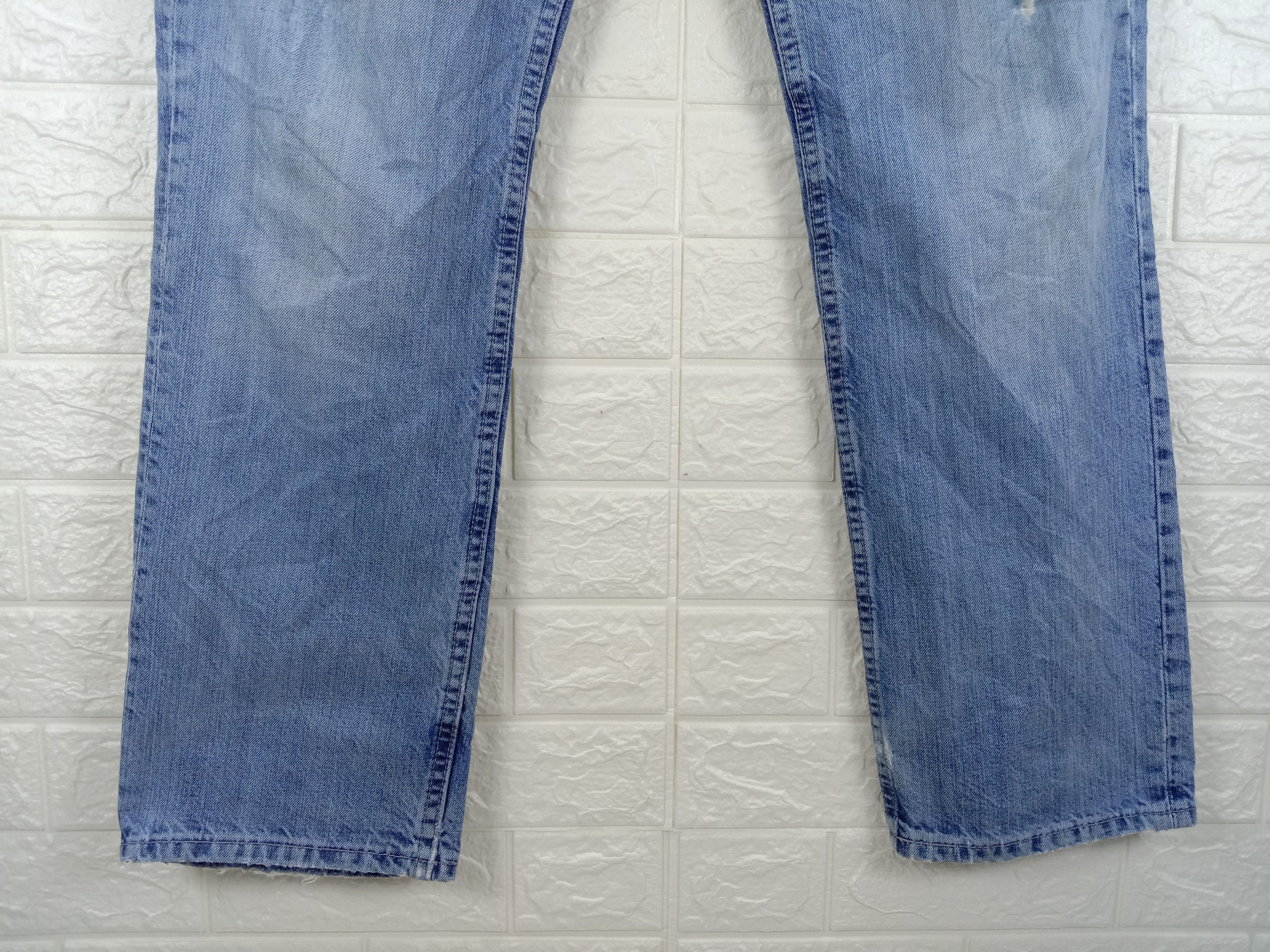 Levi's Vintage Levi's 514 Slim Straight Ripped Jeans Size US 32 / EU 48 - 4 Thumbnail