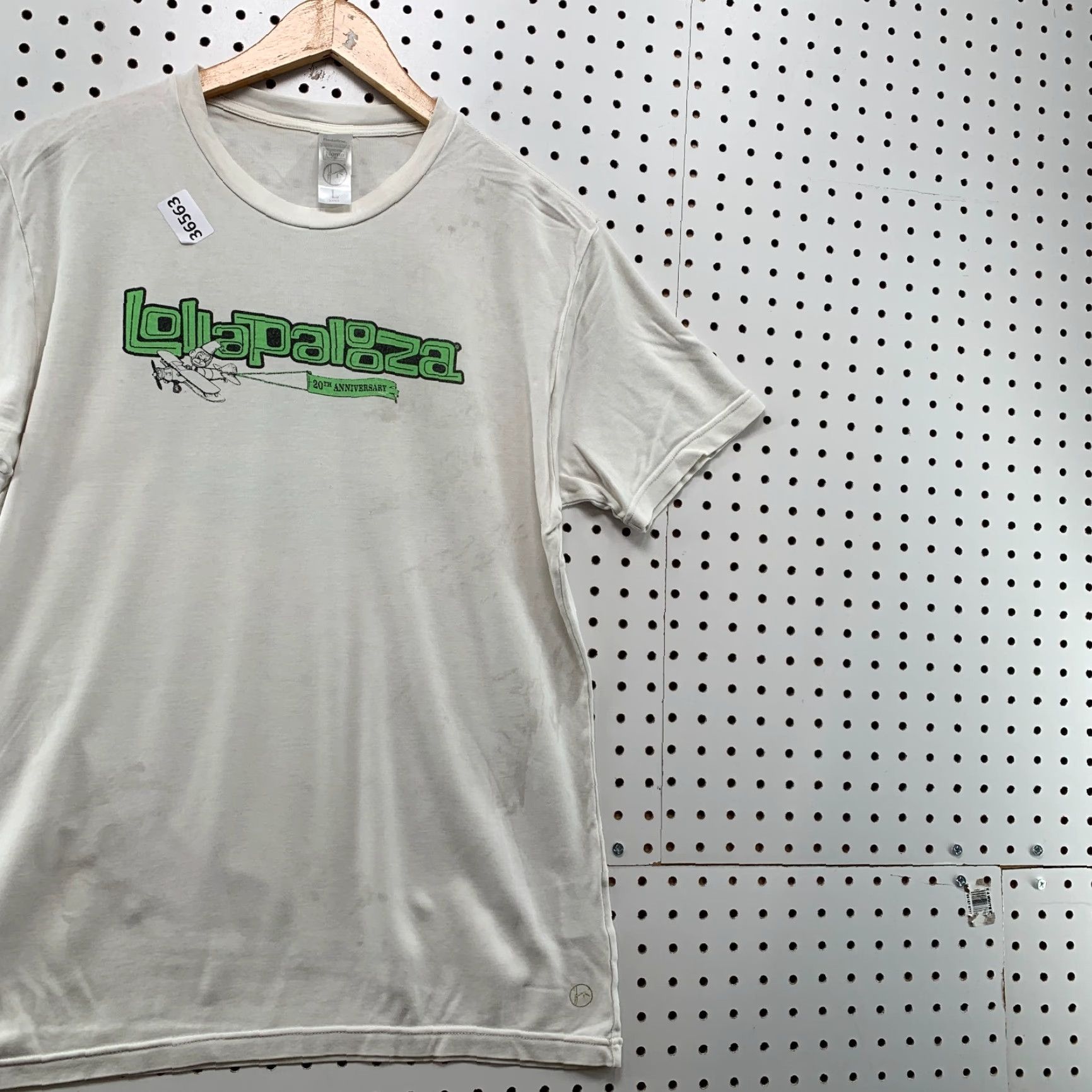 Vintage Lollapalooza 2011 Shirt Mens L White Distressed Music Chicago Festival 20.5x28 Size US L / EU 52-54 / 3 - 5 Thumbnail