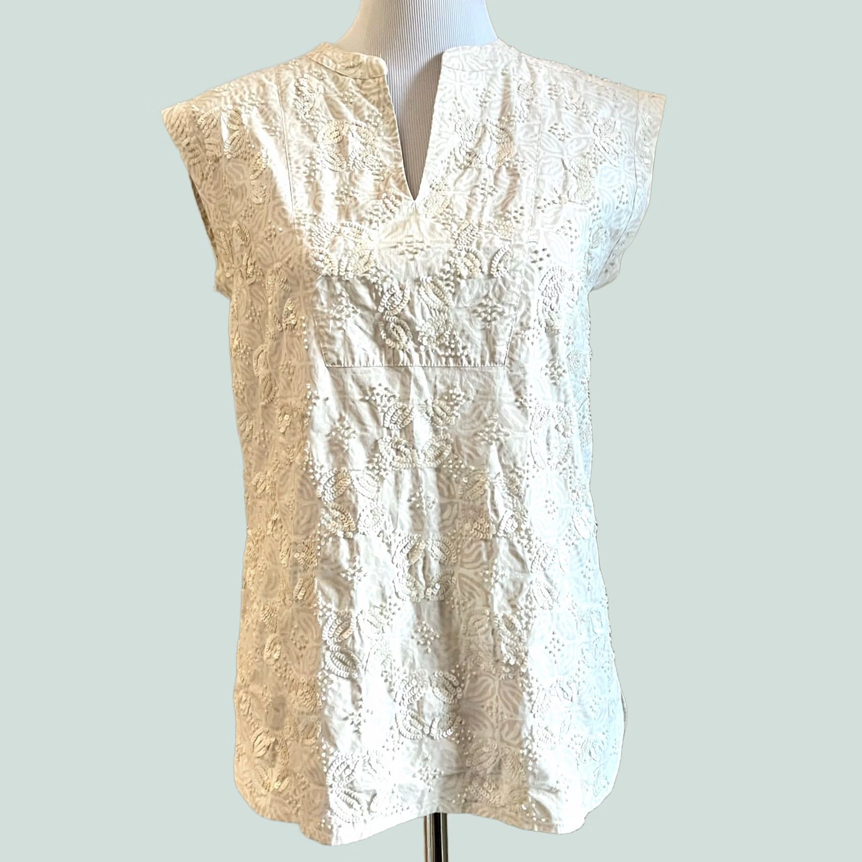 J.Crew J.Crew Blouse Women’s Beaded Sequin Top Tunic Ivory Off-White Split Neck Size 0 Womens Blouse Size XS / US 0-2 / IT 36-38 - 1 Thumbnail