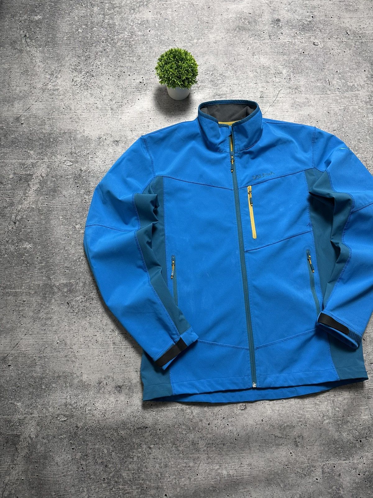 SALEWA Salewa Geisler Softshell Hiking Outdoor Ski Gorpcore Jacket Size US XL / EU 56 / 4 - 1 Thumbnail