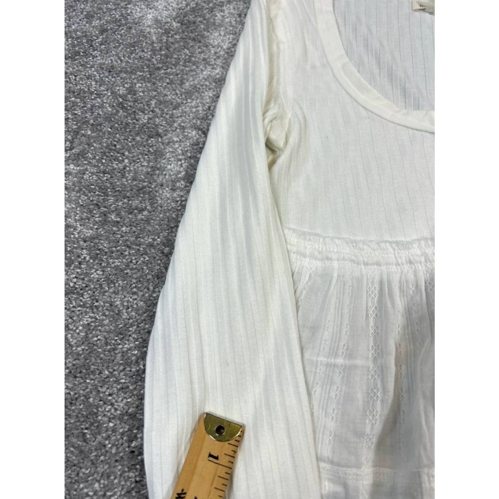 Vintage VINTAGE Pilcro Women’s Blouse XS White Cotton Casual Scoop Neck Long Sleeve Button Top Size XS / US 0-2 / IT 36-38 - 5 Thumbnail