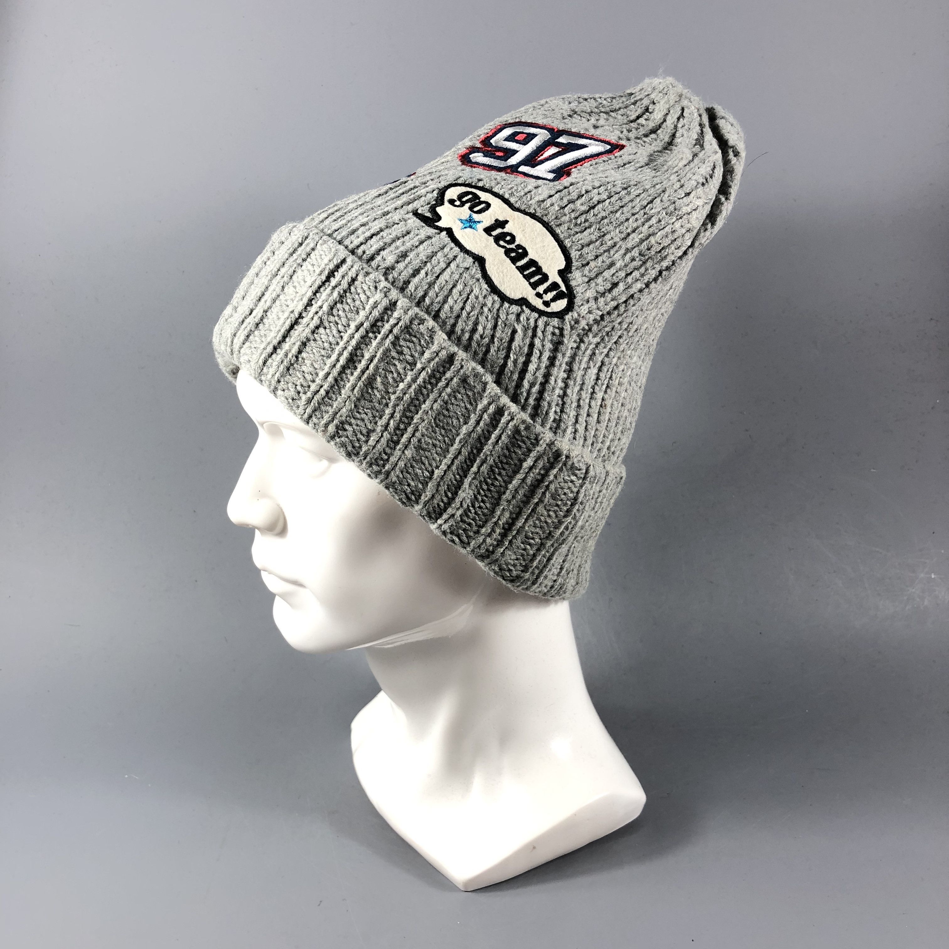 GU GU Patches Knit Beanie Snowcap Snow Hat B706 Size ONE SIZE - 2 Thumbnail