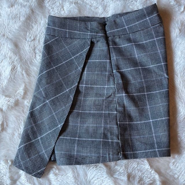 Garage Garage Grey Iris Plaid Skort Ladies Junior Size XXS NWT Size 24" / US 00 / IT 34 - 3 Thumbnail