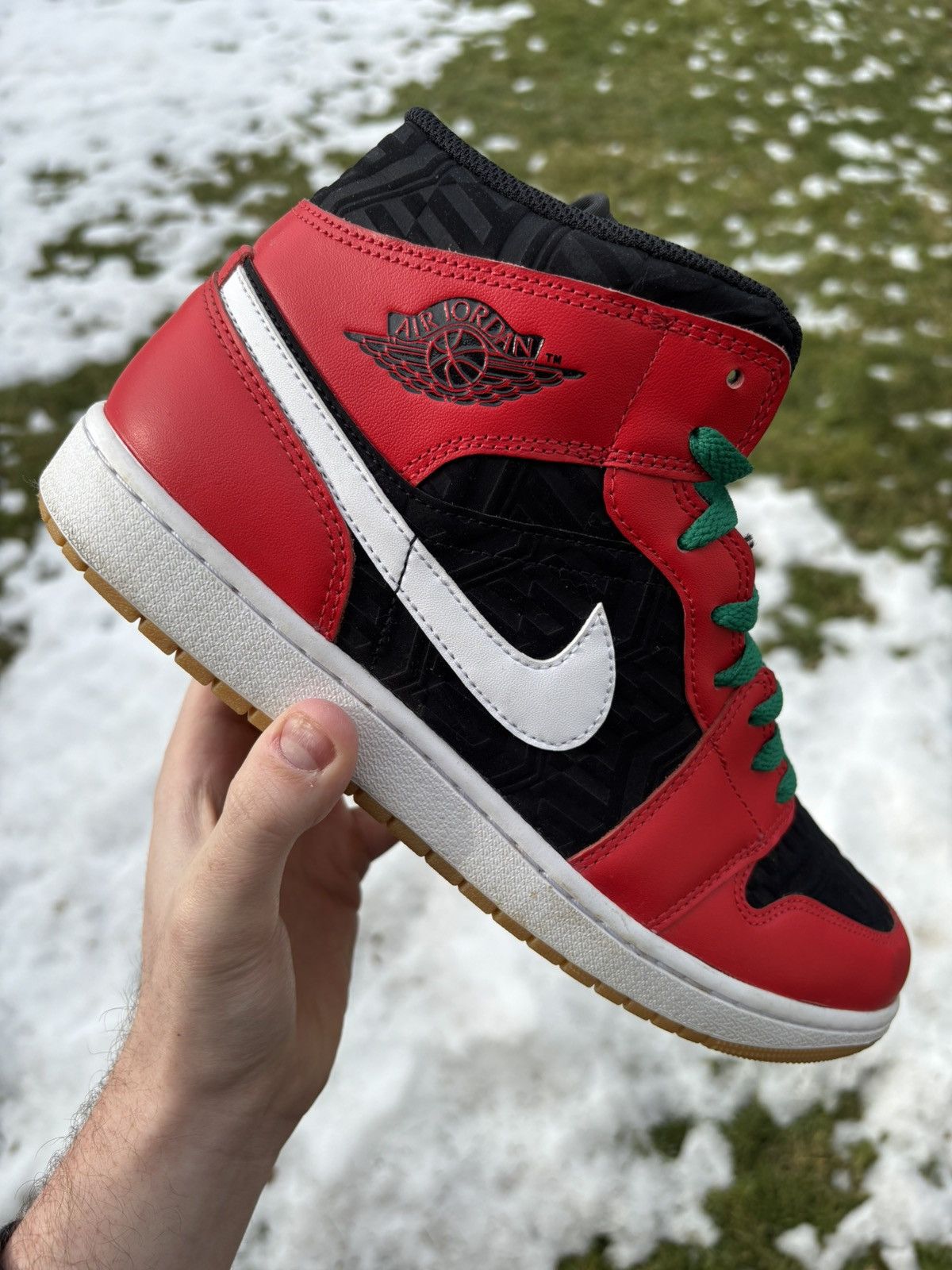 Jordan Brand Jordan 1 Mid SE Christmas 2022 Size 11.5 Size US 11.5 / EU 44-45 - 1 Thumbnail
