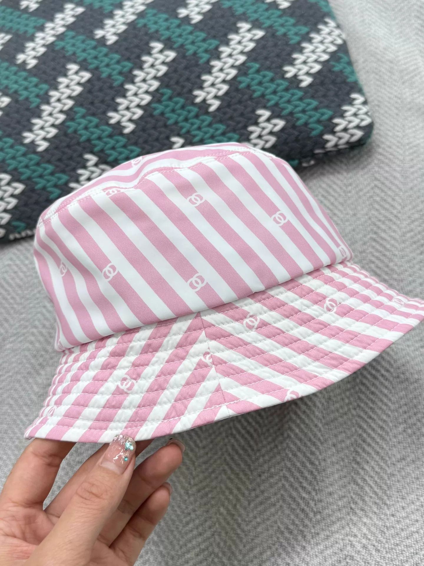 Chanel Chanel Coco Beach Pink-White Colorblocked Fisherman Hat M New Size ONE SIZE - 2 Thumbnail