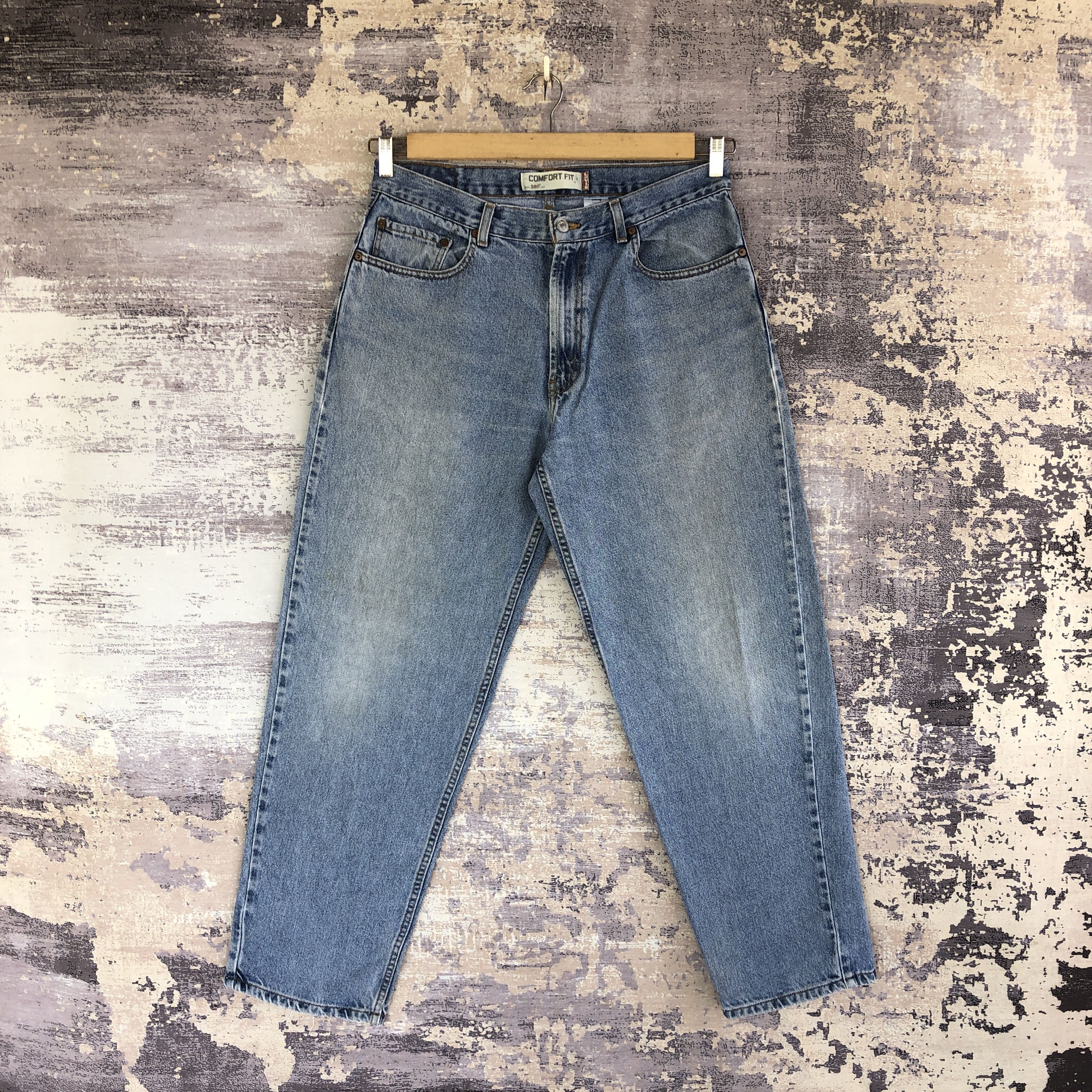 Levi's Vintage Levis 560 Baggy Jeans Levi's Faded Light Wash Denim Size US 34 / EU 50 - 1 Thumbnail