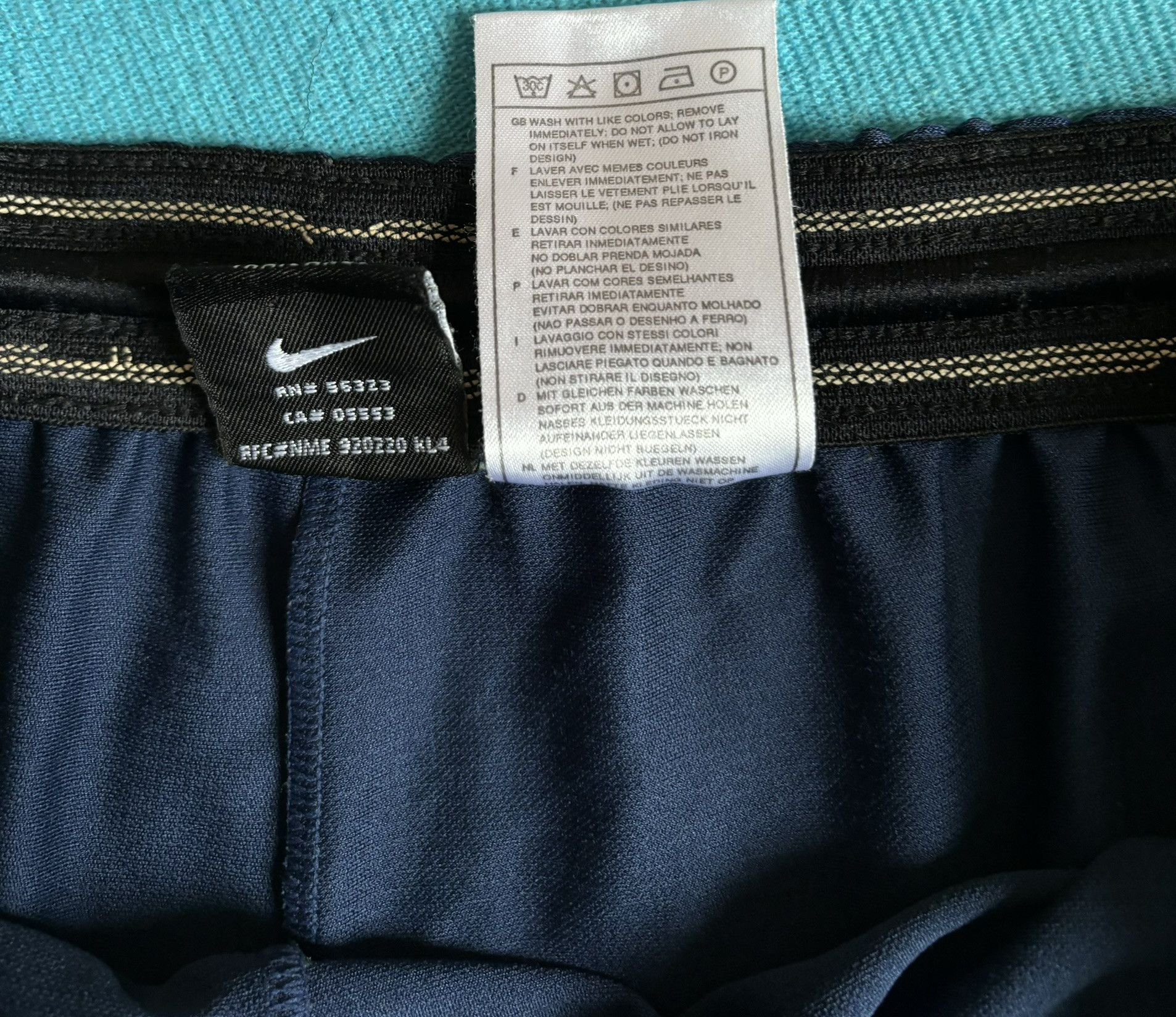 Nike × Vintage Nike vintage sports shorts 96/99 black tag sizes. L Size US 35 - 13 Thumbnail