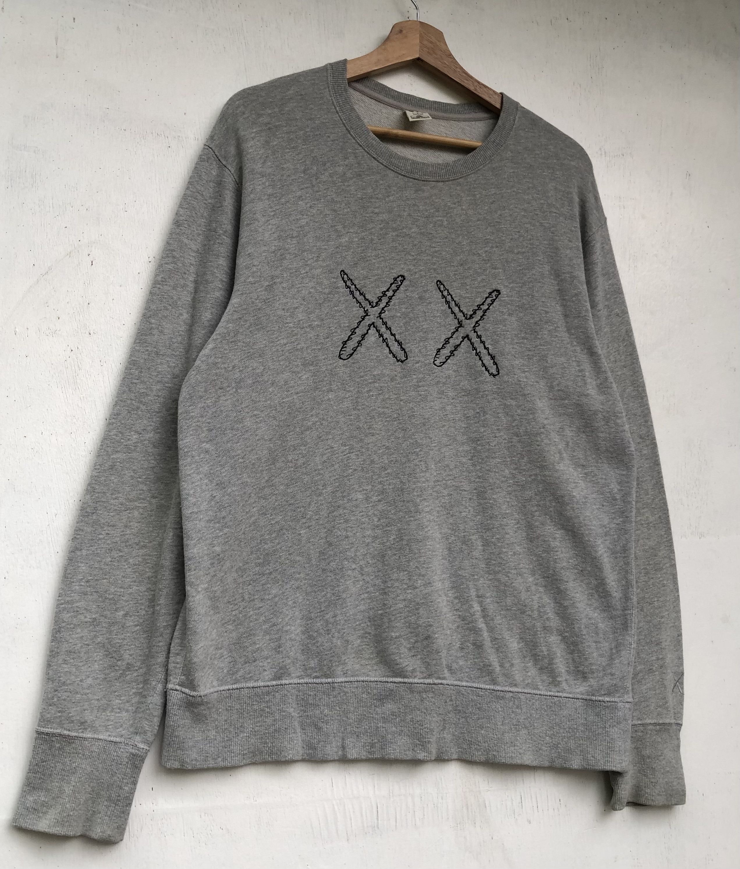 Cartoon Network Kaws X Sesame Street Crewneck Size L / US 10 / IT 46 - 3 Thumbnail