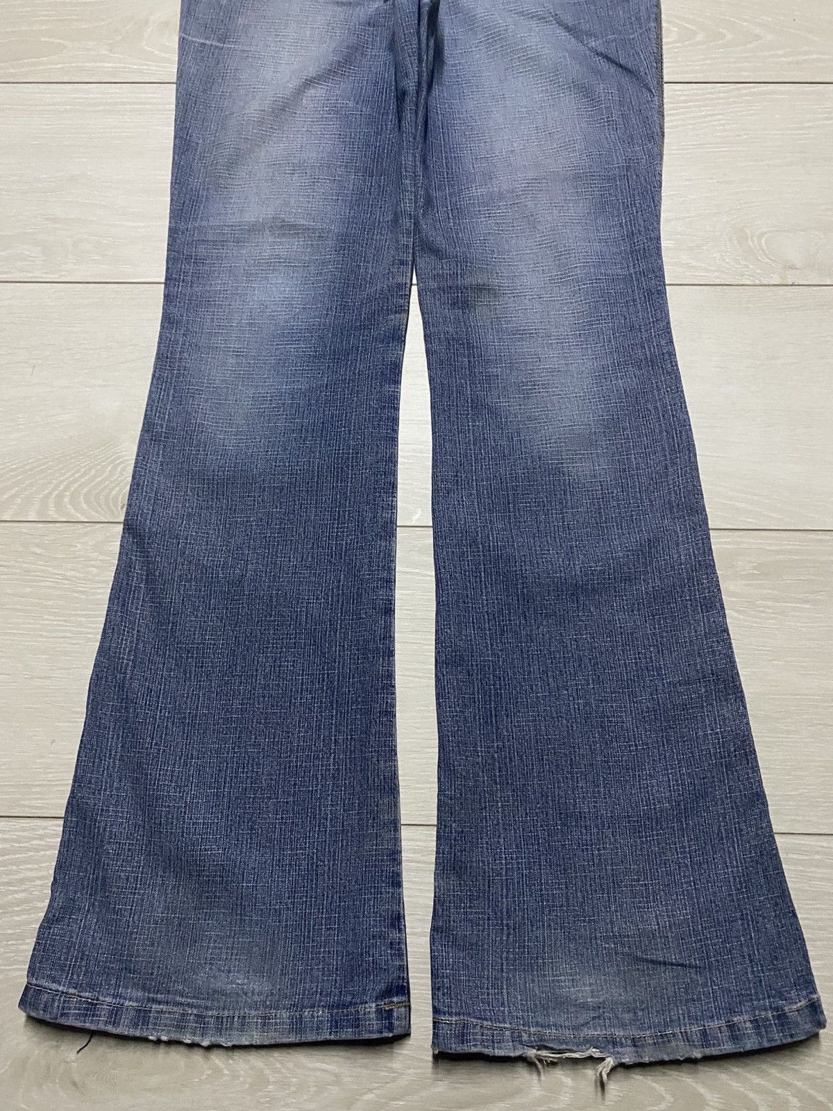 Japanese Brand Vintage Japanese Brand Distressed Faded Flare Soft Jeans Size US 30 / EU 46 - 6 Thumbnail