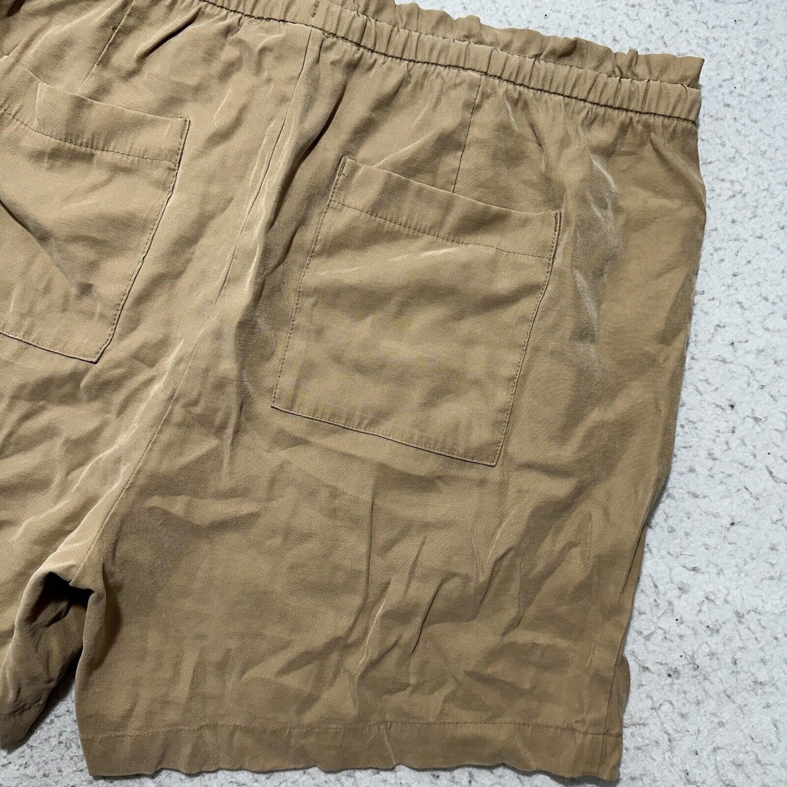 Old Navy Old Navy XL Drawstring Shorts 5" Inseam High Rise Stretch Size 40" / US 18 - 9 Thumbnail