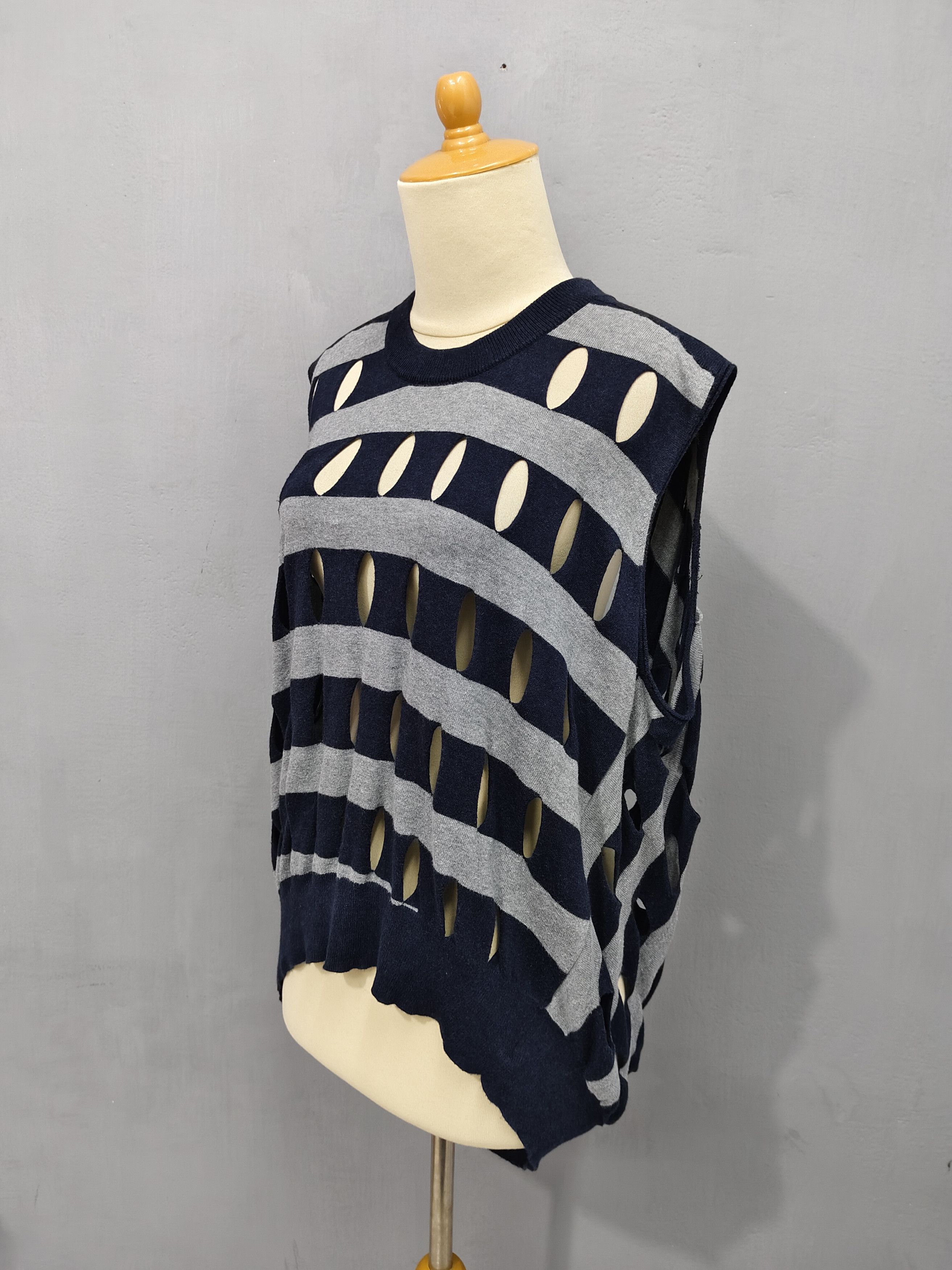 Alexander Wang Alexander Wang💀Deconstucted Cut Out Knit Sleeveless Size L / US 10 / IT 46 - 4 Thumbnail