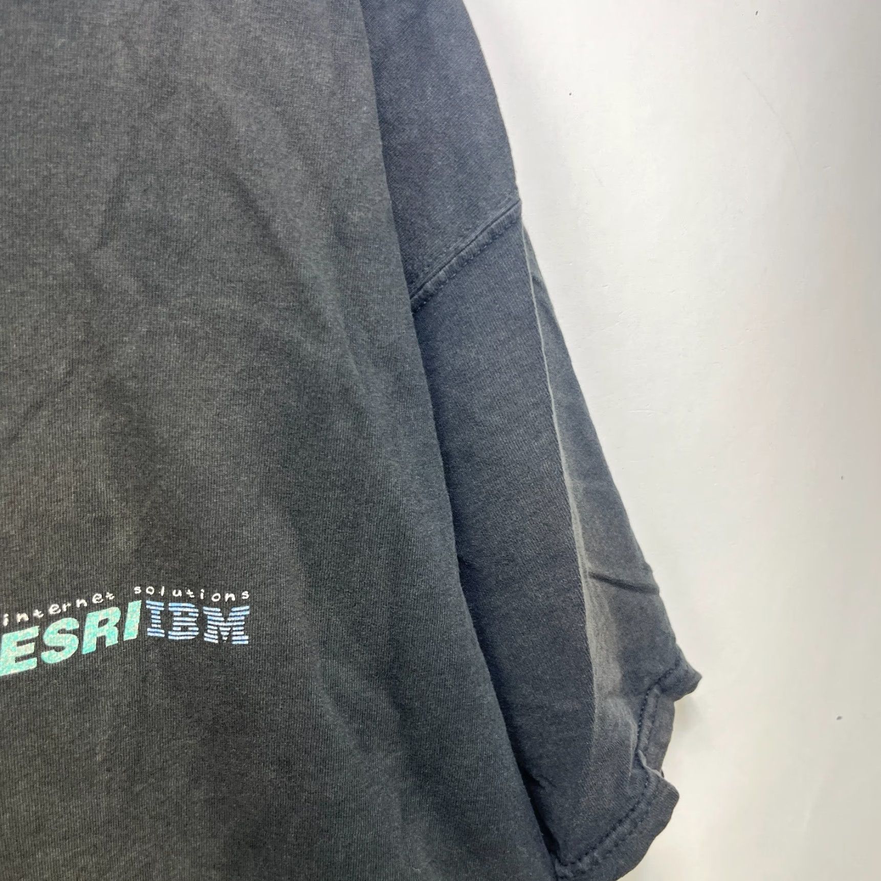 Fruit Of The Loom VINTAGE 90s IBM Computer Internet Solutions T Shirt XL Mens Short Sleeve Crew Neck Black Cotton Logo 2XL 90s Theme Shirt Size US XXL / EU 58 / 5 - 6 Thumbnail