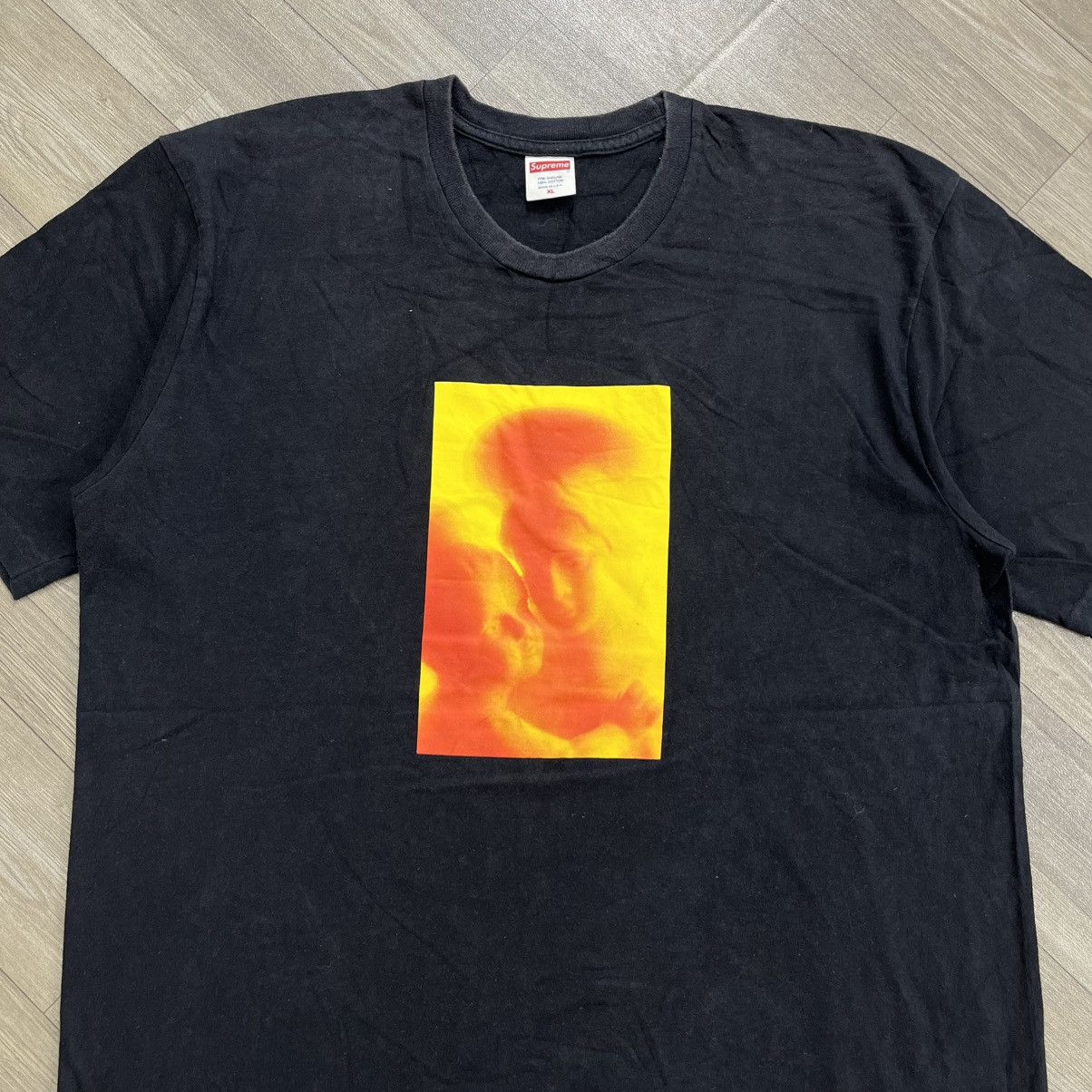 Supreme Rare💥 FW17 Supreme Andres Serrano “Madonna & Child” Tee Size US XL / EU 56 / 4 - 2 Thumbnail