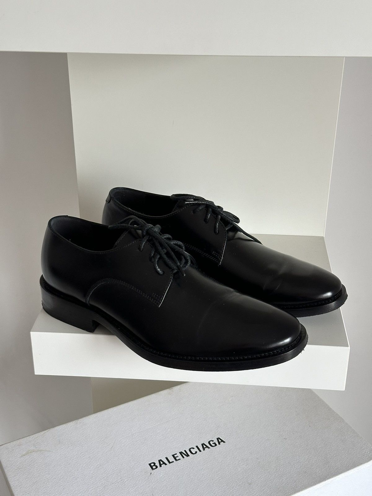 Balenciaga Balenciaga 2018 Semi-Gloss Leather Lace-Up Oxford Shoes Size US 7 / IT 37 - 1 Thumbnail