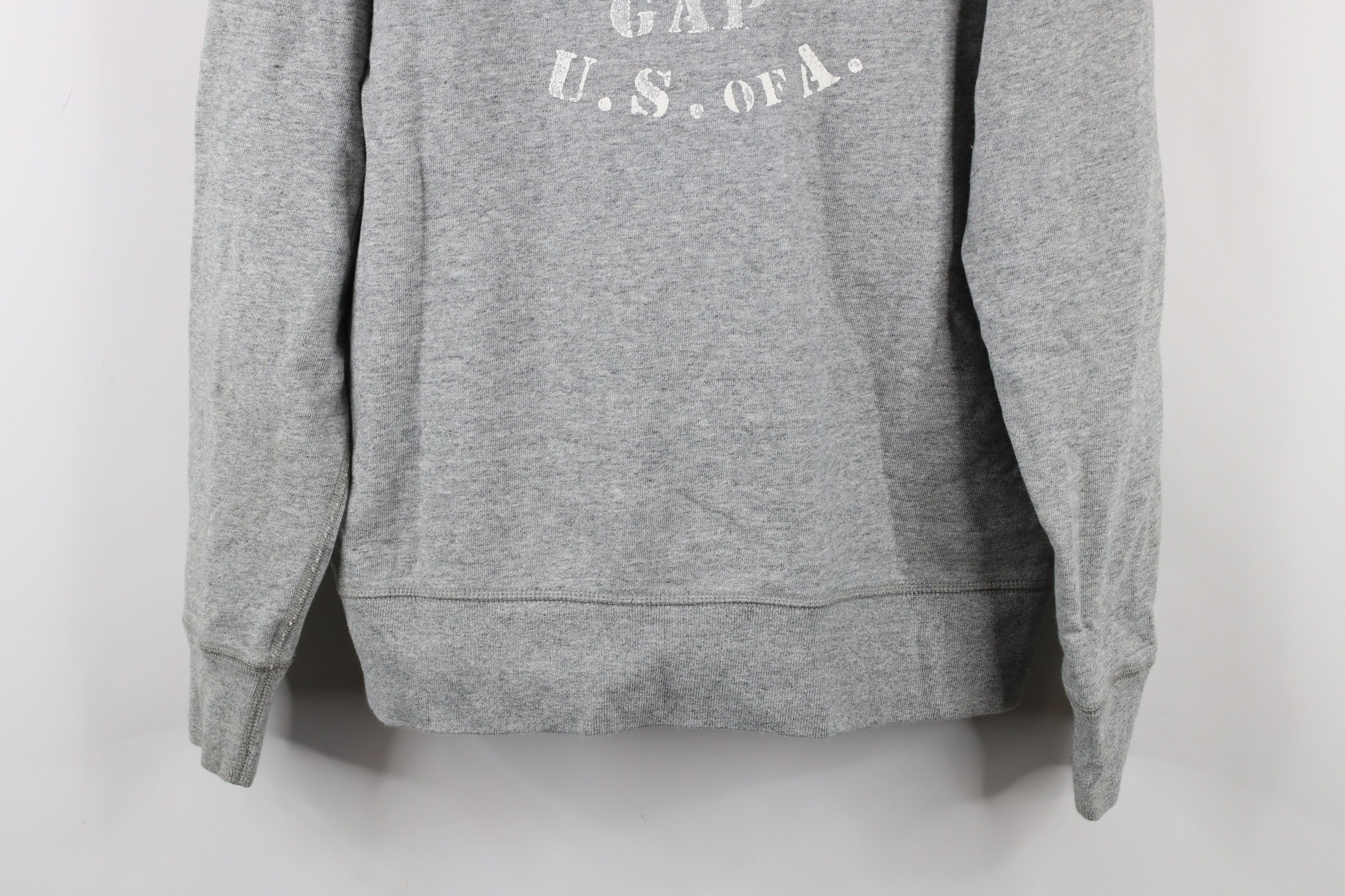 Gap × Vintage Vintage Y2K Gap Stencil Crewneck Sweatshirt Heather Gray Size US M / EU 48-50 / 2 - 3 Thumbnail