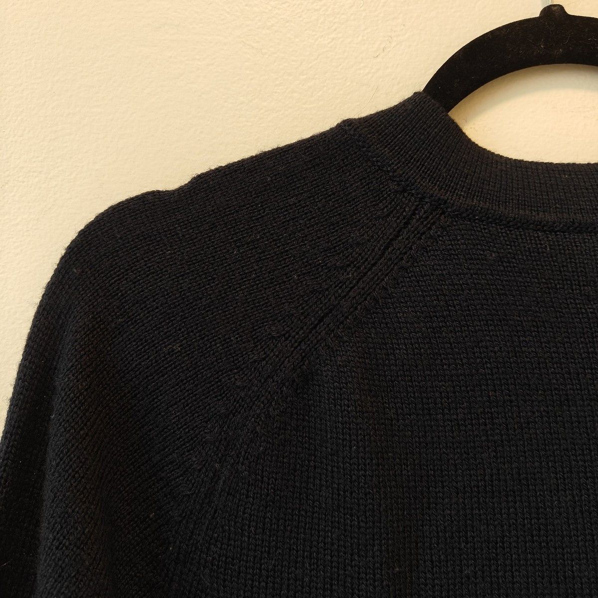 Drake's black merino wool v neck sweater size m fits s Italy Size US M / EU 48-50 / 2 - 11 Thumbnail