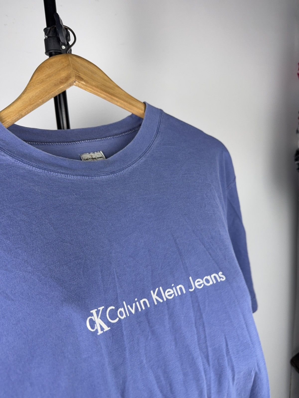 Calvin Klein 00s Vintage Calvin Klein Jeans Minimal Logo Blue T-Shirt L Size US L / EU 52-54 / 3 - 4 Thumbnail