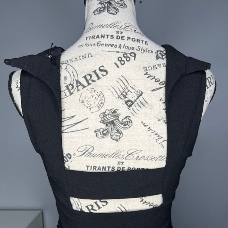 Krisa Open Cut Out Strap Back Scoop Neck Zip Side Crop Top Size S / US 4 / IT 40 - 16 Thumbnail
