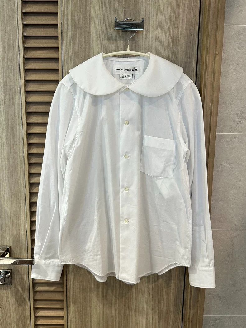 Comme Des Garcons Cute white shirt with gold ingot collar