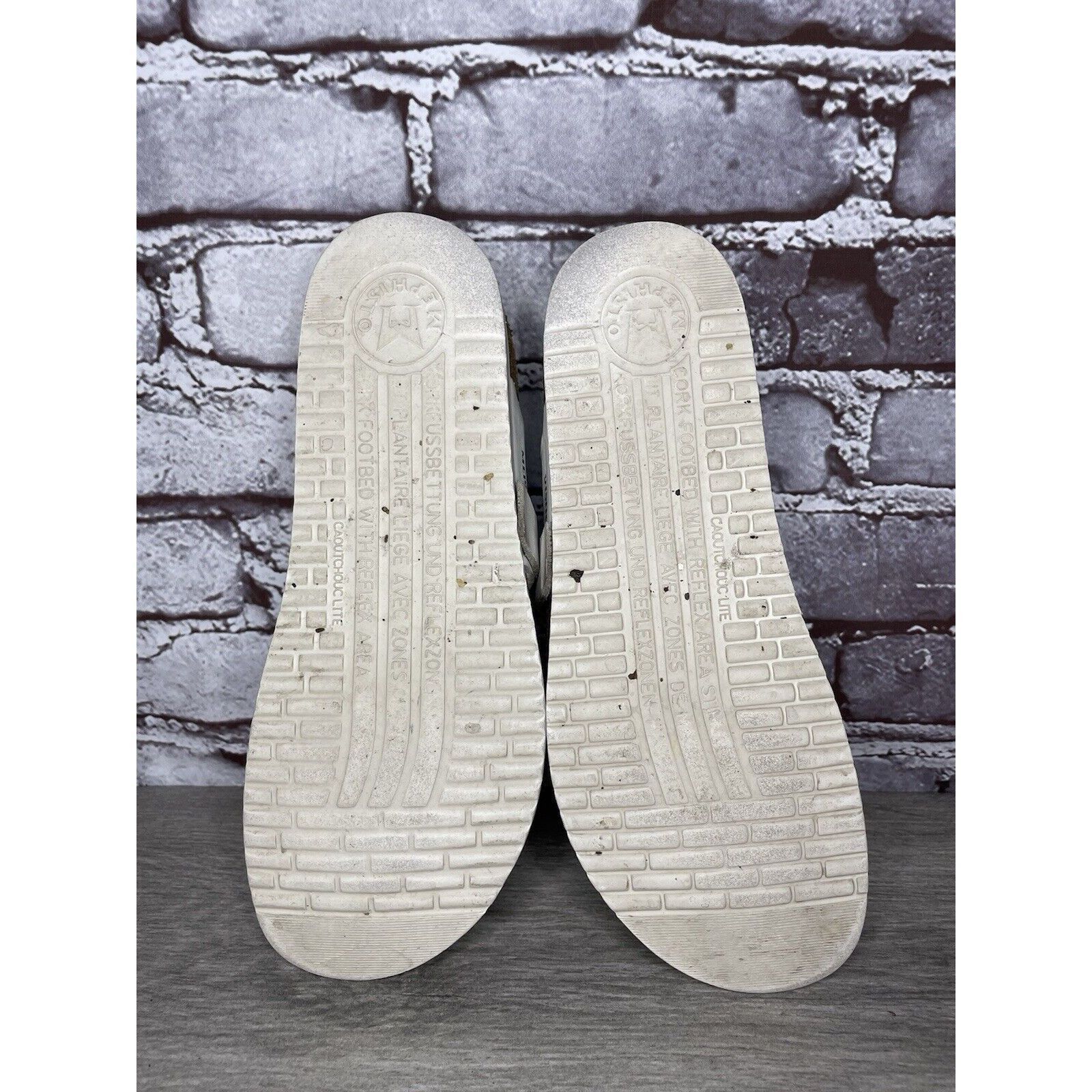 Mephisto Mephisto Helen White Leather Casual Toe Post Strap Sandals W Size US 8.5 / IT 38.5 - 9 Thumbnail