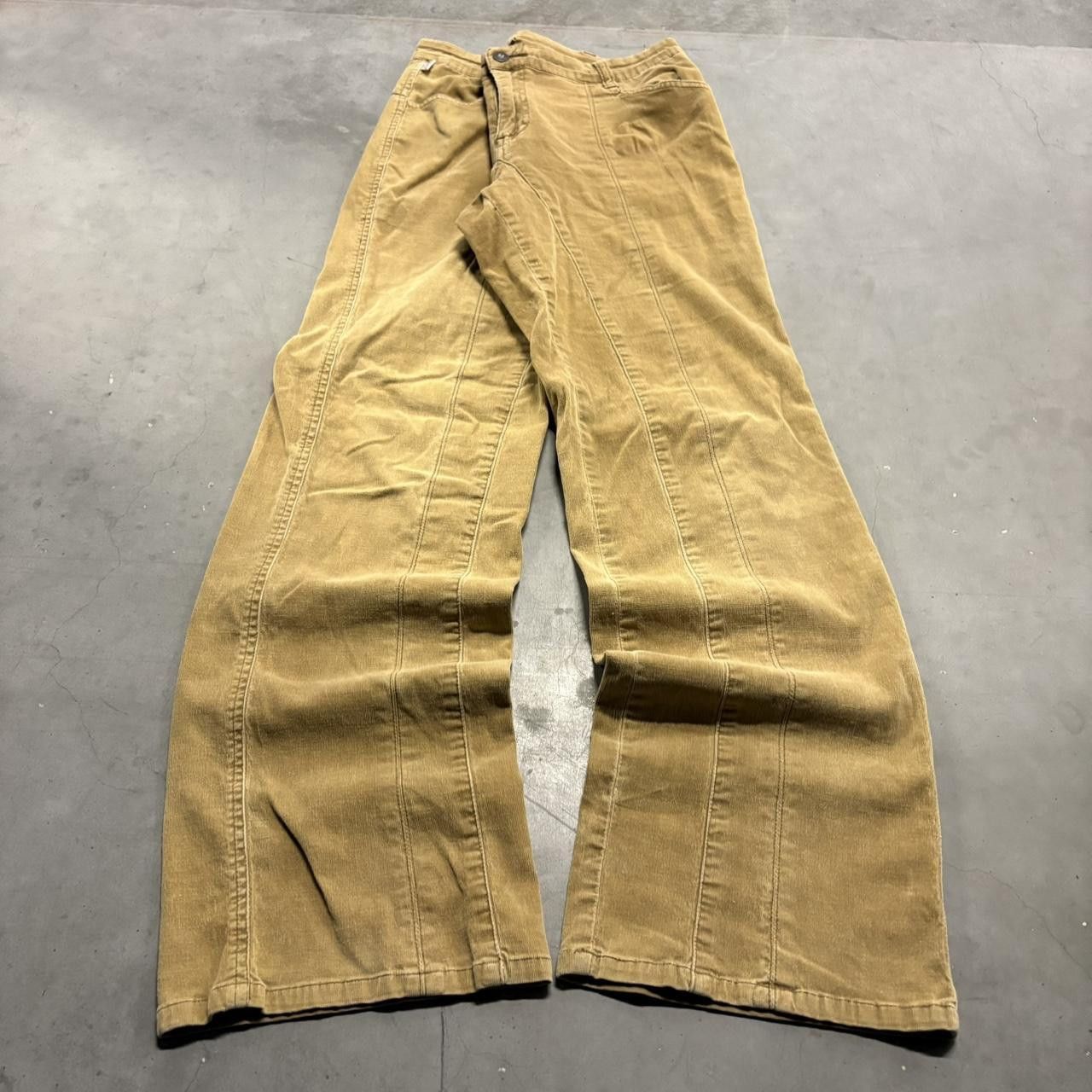 Vintage Crazy Vintage Y2K/2000s Baggy Tan Casual Skater Style Khaki Pants! Size US 34 / EU 50 - 3 Thumbnail