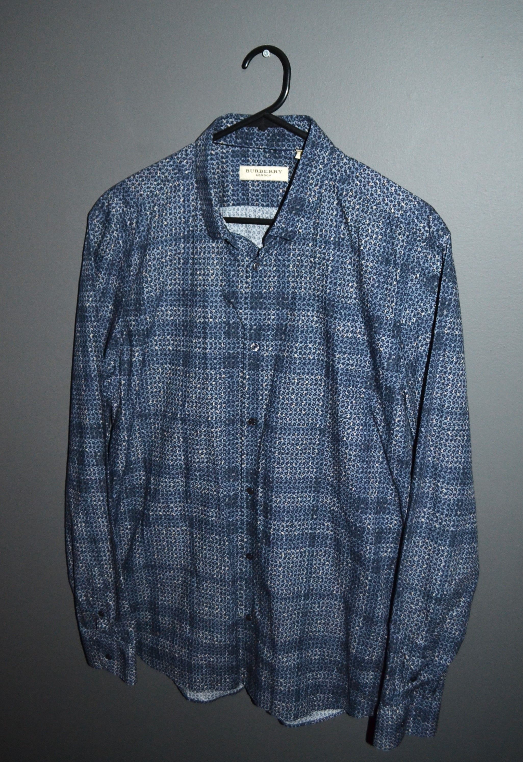 Burberry Burberry Blue Abstract Print L Men's Checkered Shirt Size US L / EU 52-54 / 3 - 1 Thumbnail