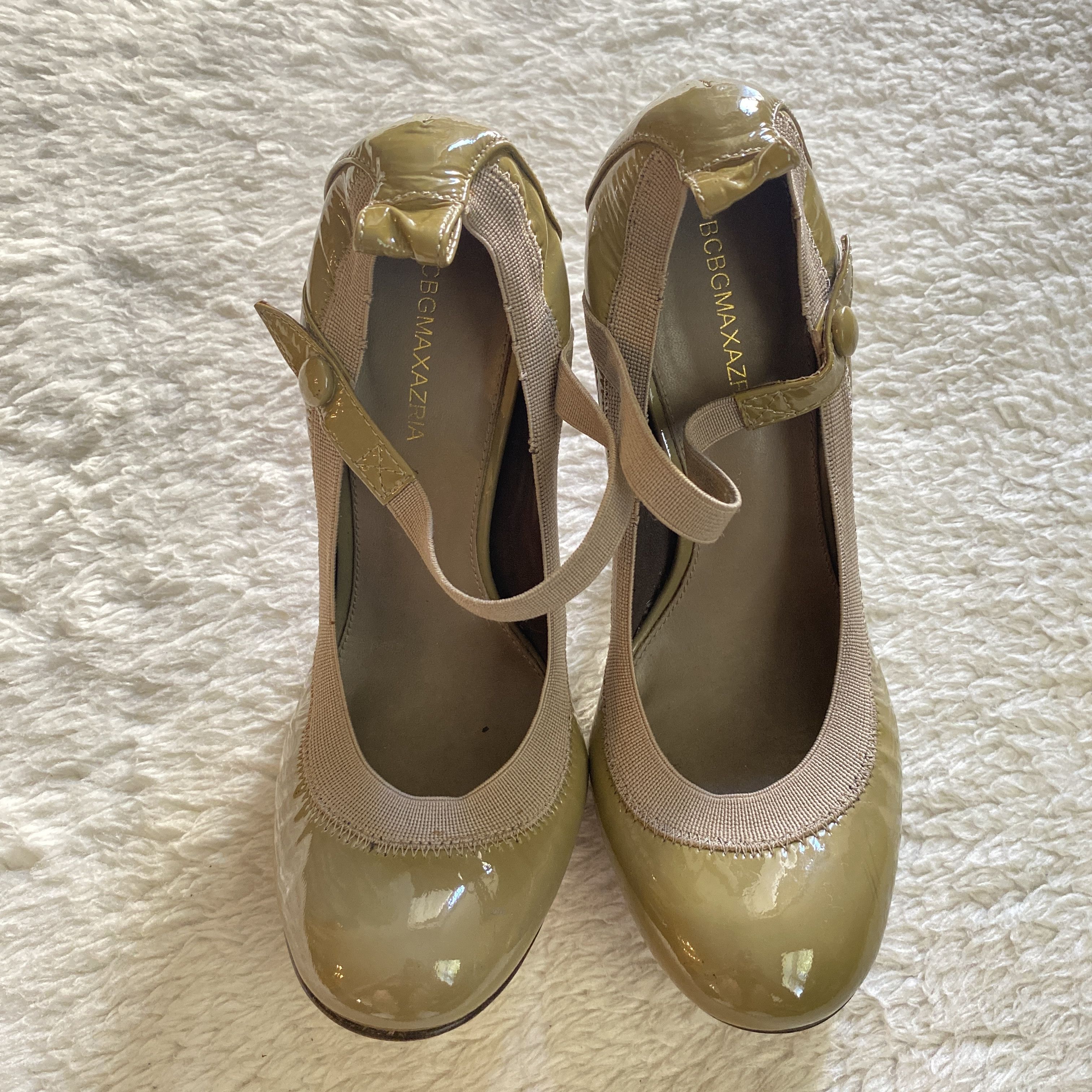 Bcbgmaxazria BCBGMAXAZRIA Olive Patent Leather Mary Jane Heels Size US 5.5 / IT 35.5 - 1 Thumbnail