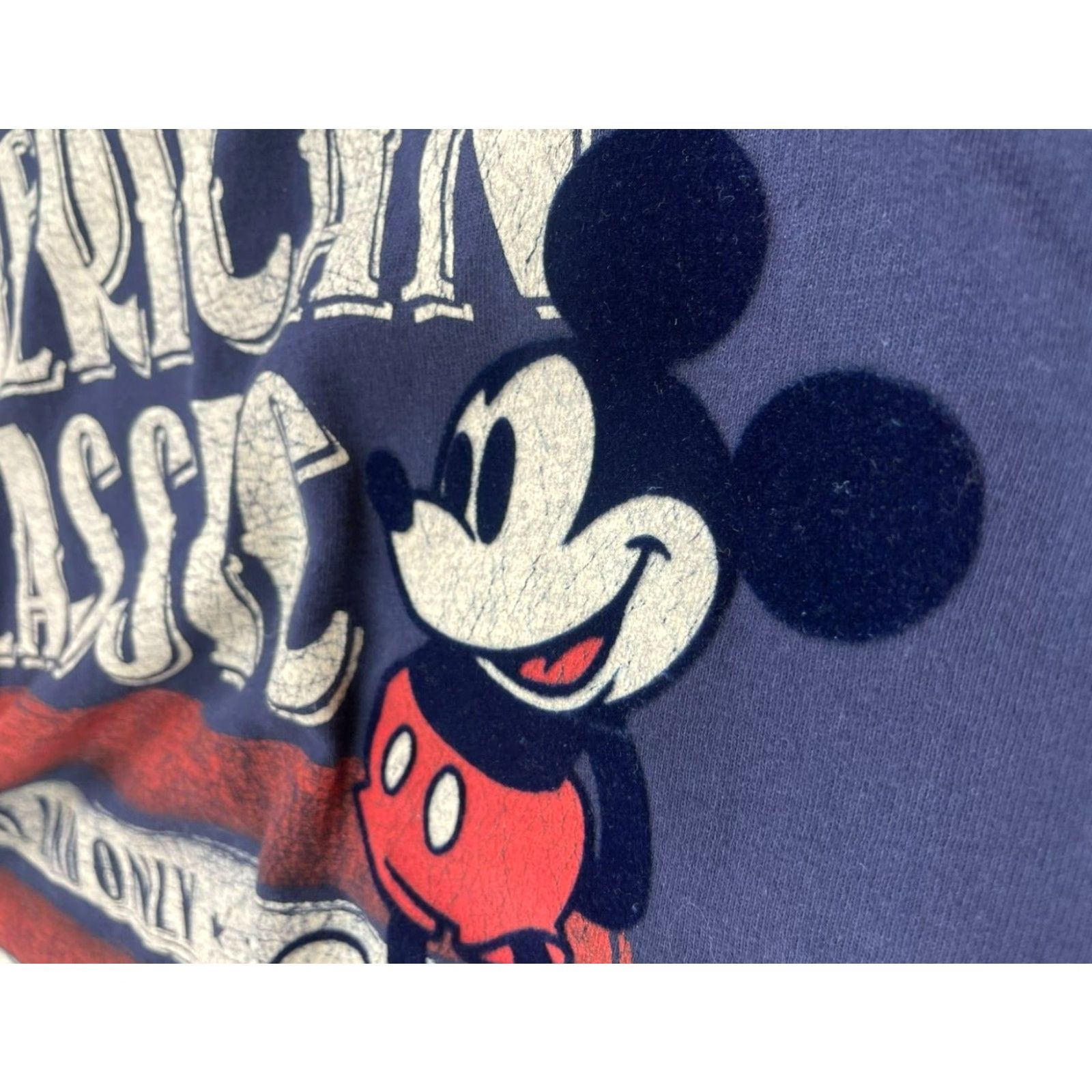 Disney Disney Shirt Men Size Large Navy Blue Mickey Mouse Velvet Details Crew Neck Size US L / EU 52-54 / 3 - 4 Thumbnail