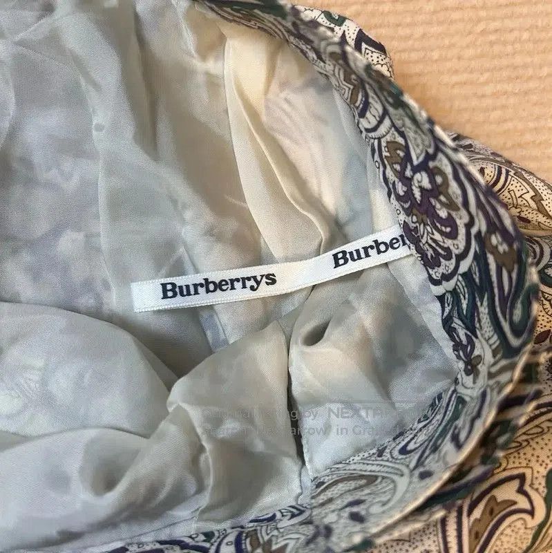 Burberry Burberry Multicolor Silk Blend Midi Skirt. Size 23" - 4 Thumbnail