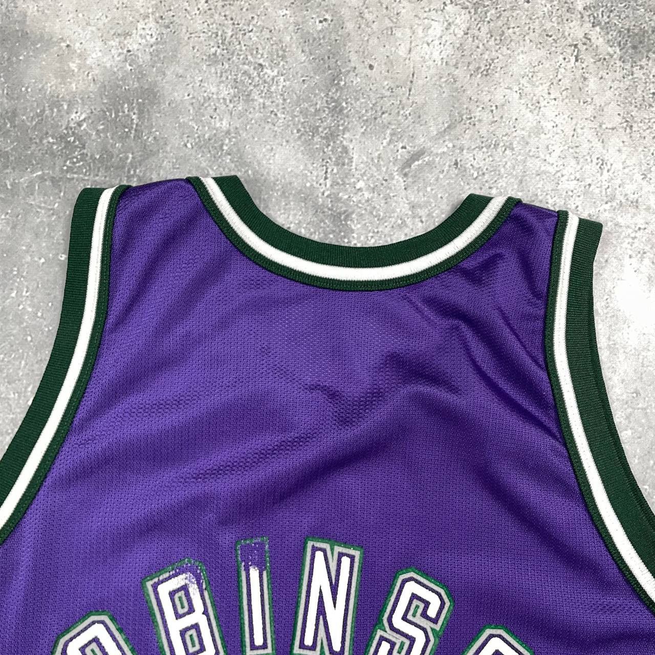 NBA Vintage 90s Milwaukee Bucks No 13 Glenn Robinson NBA Jersey Size US XXS / EU 40 - 16 Thumbnail