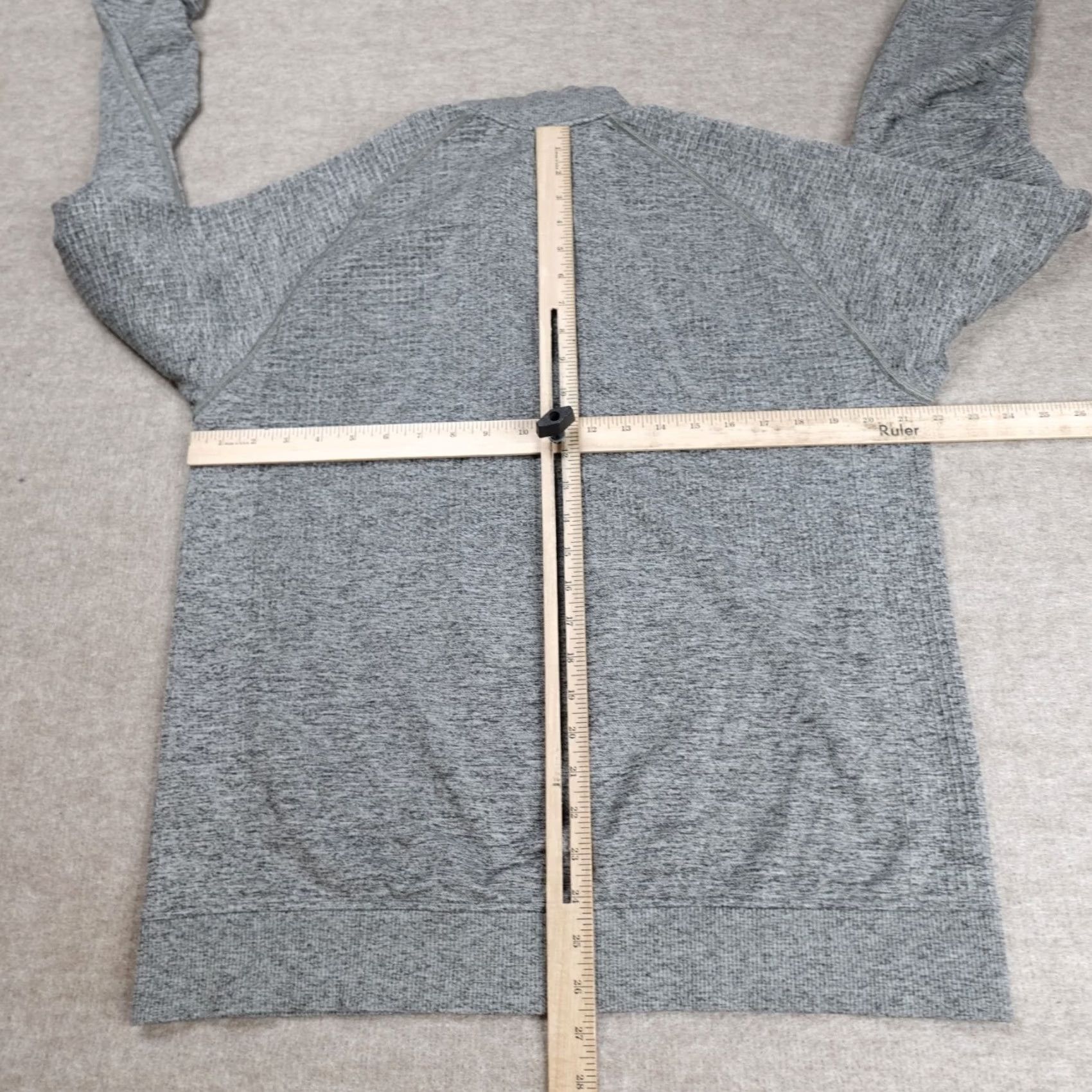 Lululemon Lululemon Mens Shirt Large Gray Heather 1/4 Zip Raglan Engineered Warmth Size US L / EU 52-54 / 3 - 4 Thumbnail