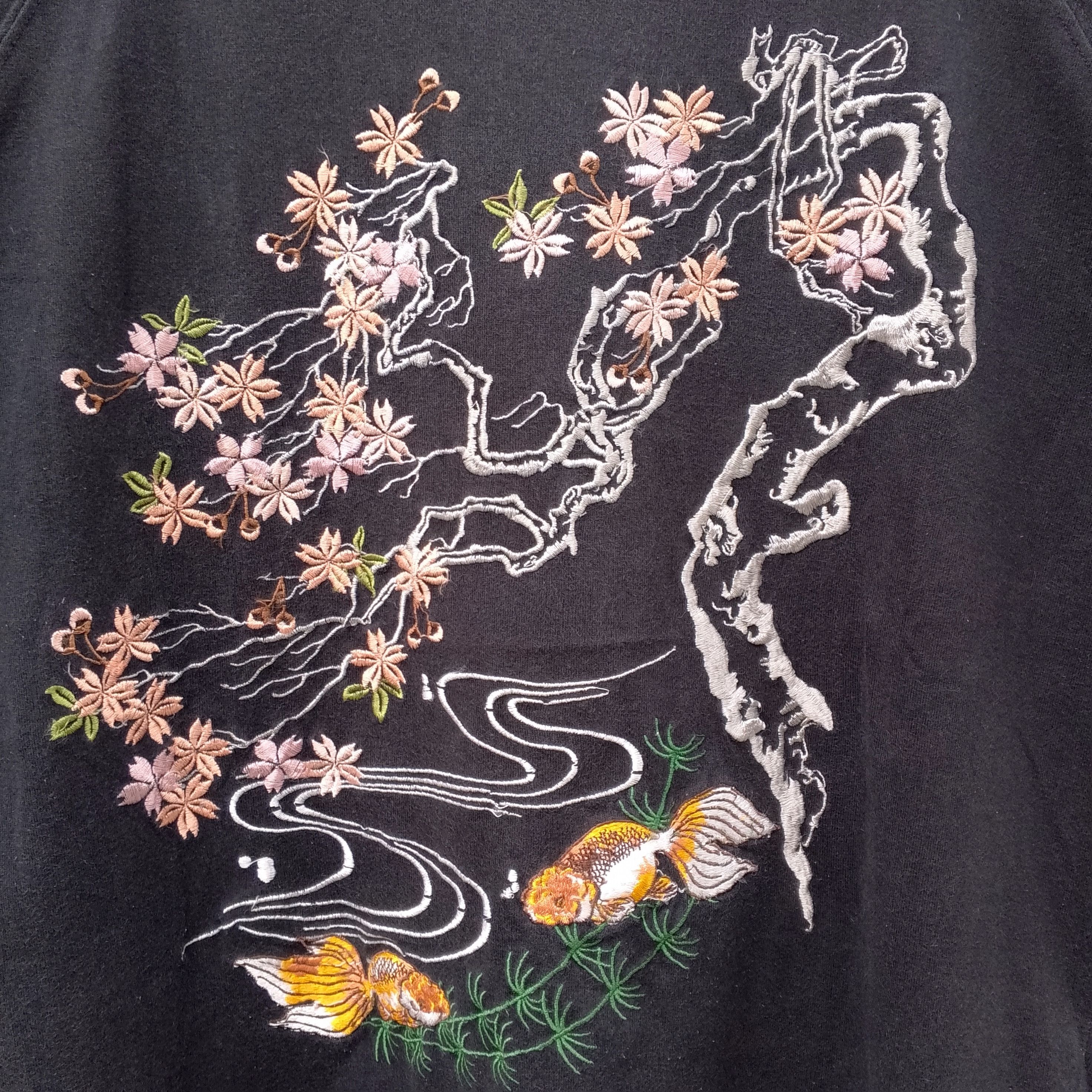 Japanese Brand Vintage Japanese Domestic Sukajan Koi Fish Embroidery Tee Size US L / EU 52-54 / 3 - 4 Thumbnail
