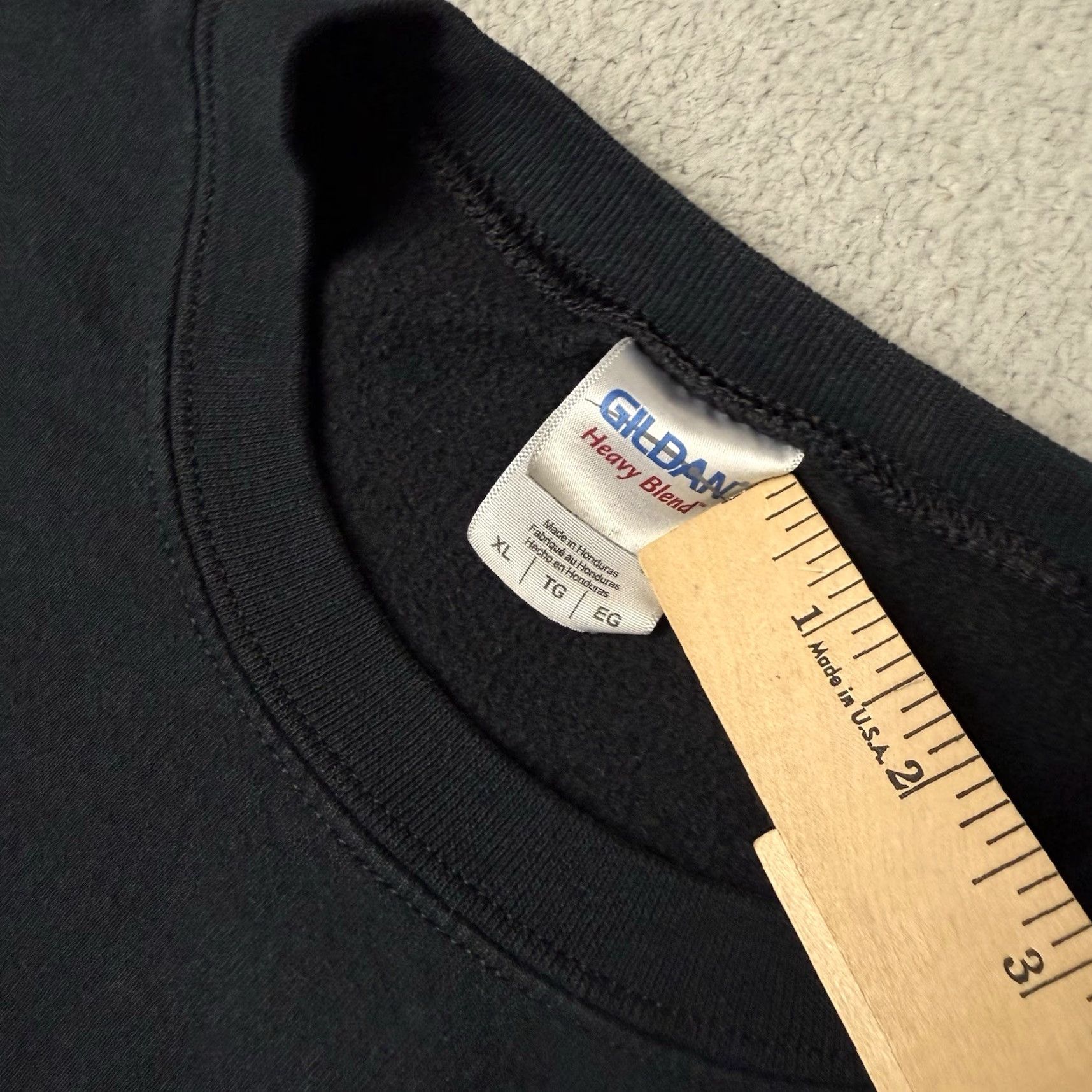Gildan VINTAGE Gildan Sweatshirt Mens XL Black 90s Pullover Heavyweight Fleece Cotton Polyester Distressed Size US XL / EU 56 / 4 - 4 Thumbnail