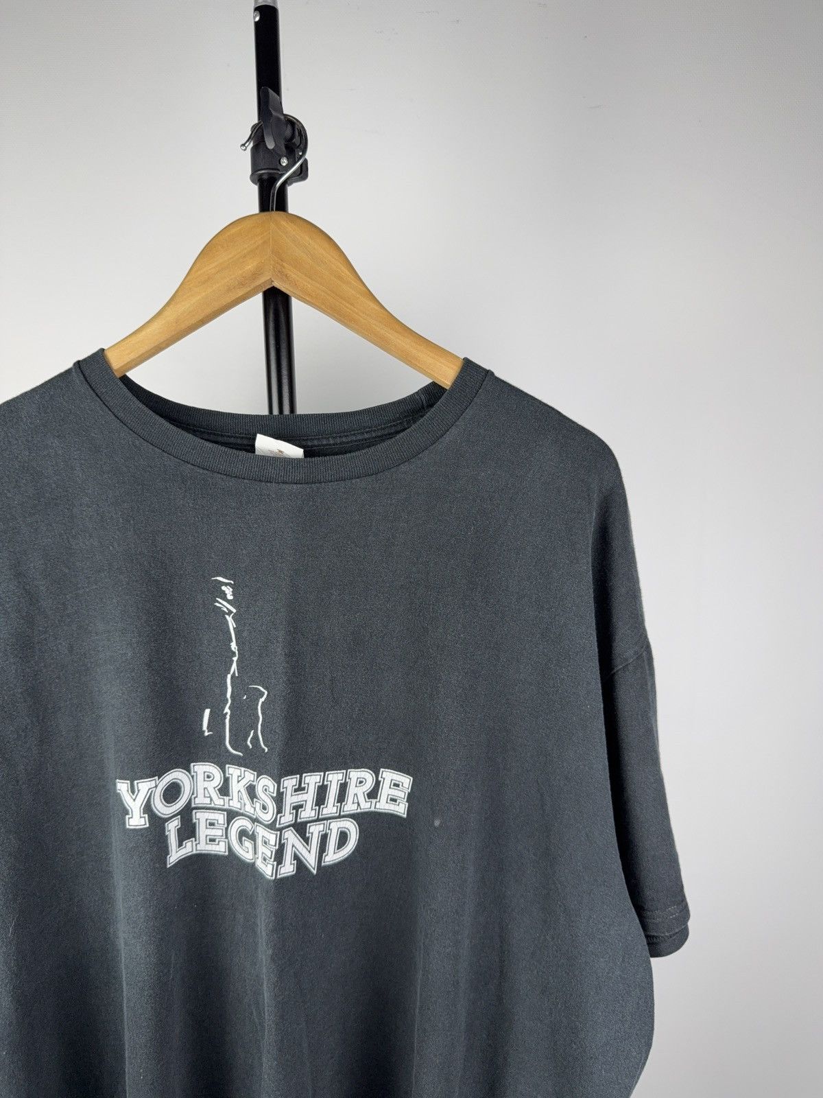 Vintage Vintage 00s Retro Yorkshire Legend / Beer T Shirt Size US XL / EU 56 / 4 - 2 Thumbnail