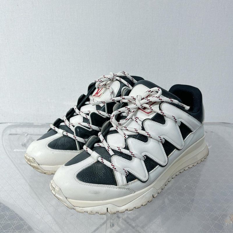 Louis Vuitton Louis Vuitton Casual Lace-Up Sneakers for Men 0079 Size US 8.5 / EU 41-42 - 1 Thumbnail