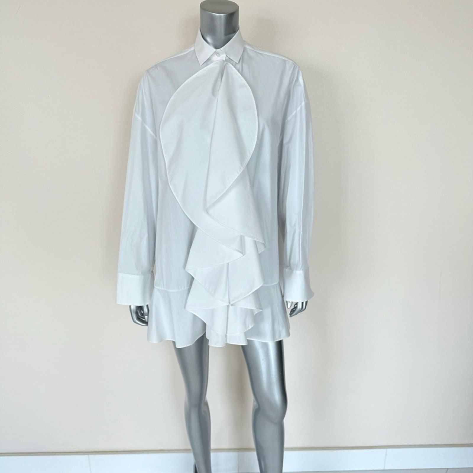 Valentino NWT!!! Valentino women cotton blouse size 6 Retail 950$ Size M / US 6-8 / IT 42-44 - 1 Thumbnail