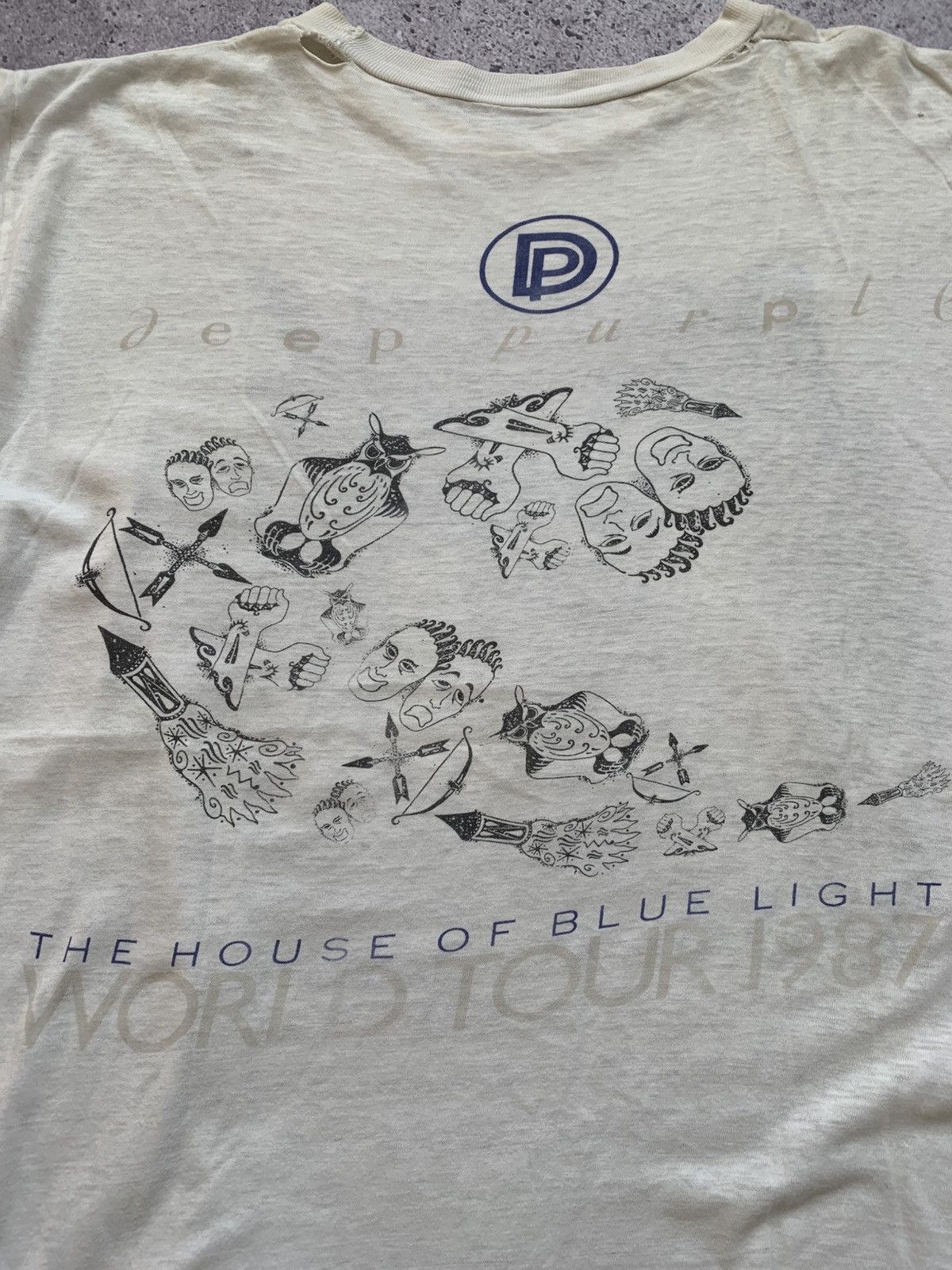 Band Tees 🔥TRASHED DEEP PURPLE THE HOUSE OF BLUE LIGHT 1987 TOUR TEE Size US XL / EU 56 / 4 - 19 Thumbnail