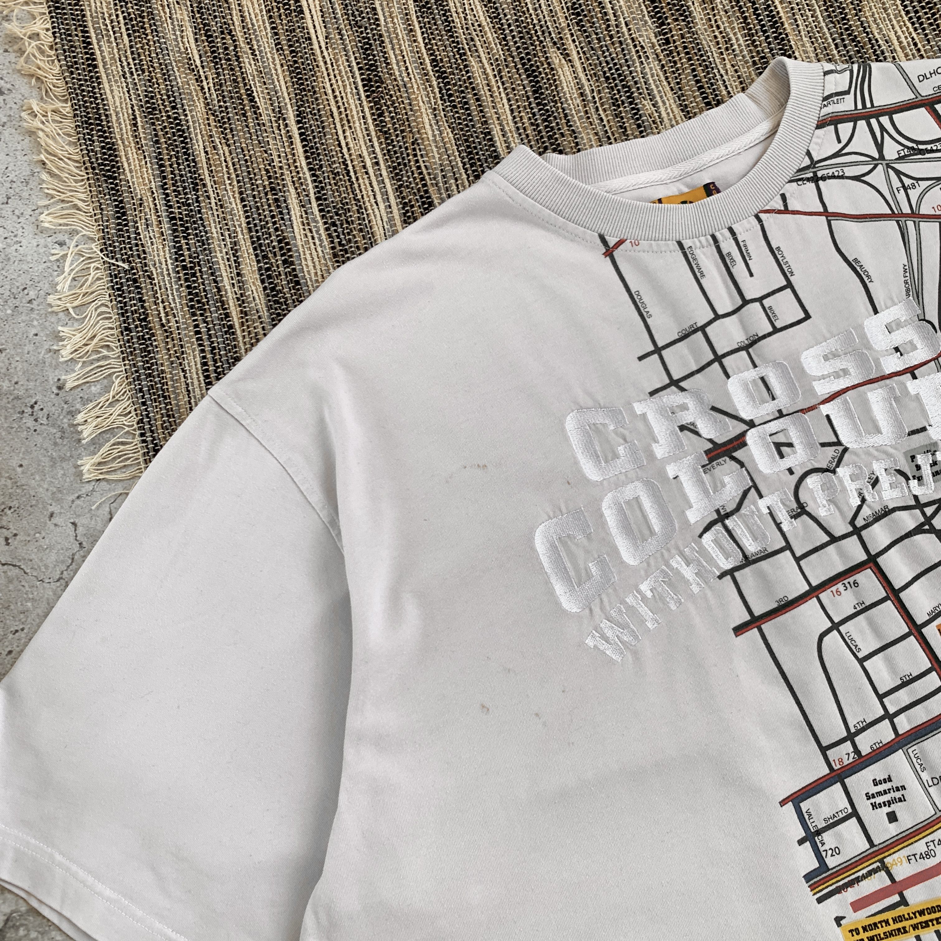 Cross Colours Vintage Cross Colours 90s Graphic Map White Tee Shirt Size US XXL / EU 58 / 5 - 6 Thumbnail