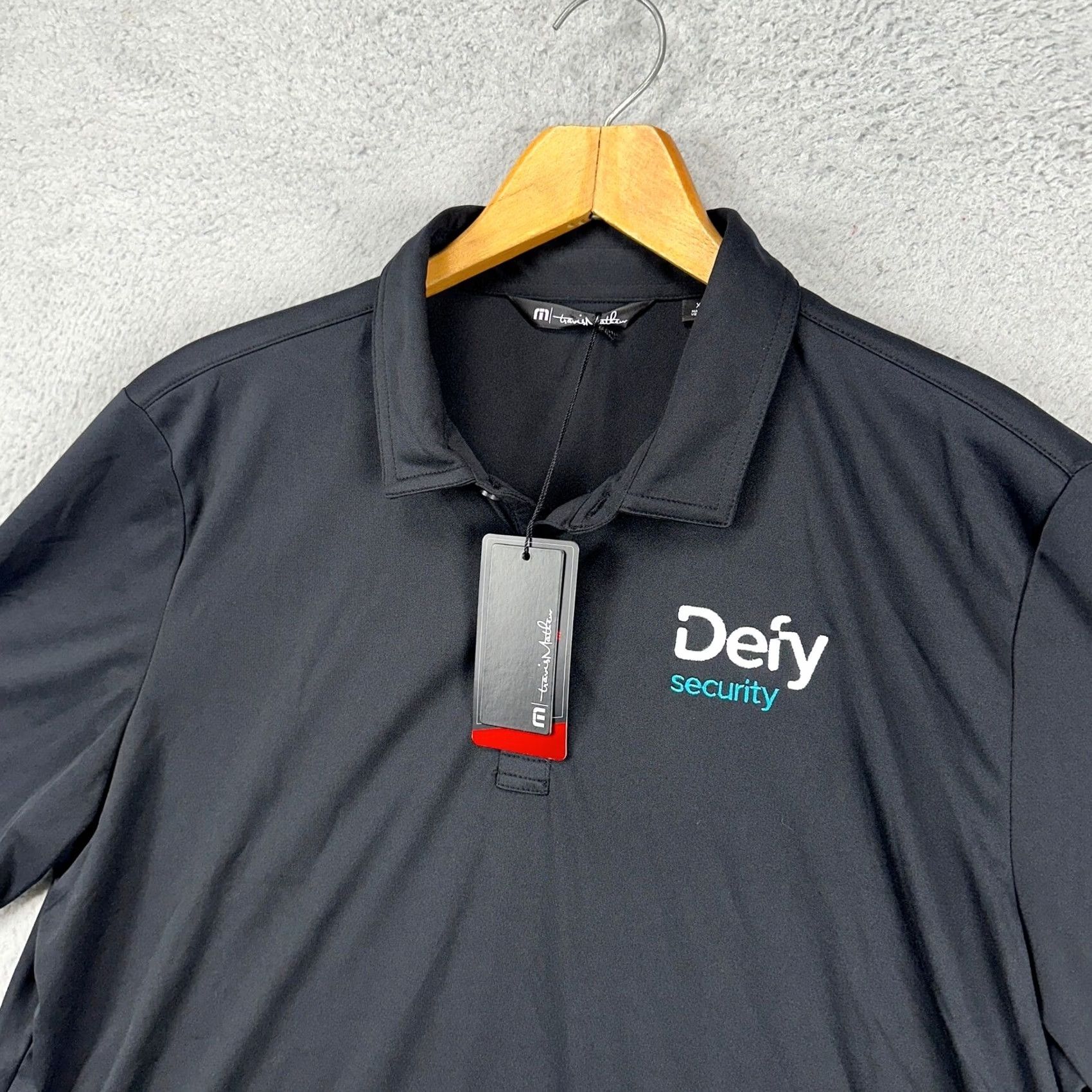 TravisMathew Travis Mathew Golf Polo XL Black Athletic Logo Short Sleeve Mens Size US XL / EU 56 / 4 - 2 Thumbnail