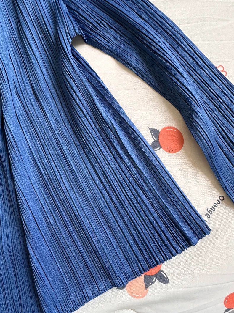 Issey Miyake Issey Miyake size:3 A dark blue pleated cardigan Size XS / US 0-2 / IT 36-38 - 9 Thumbnail