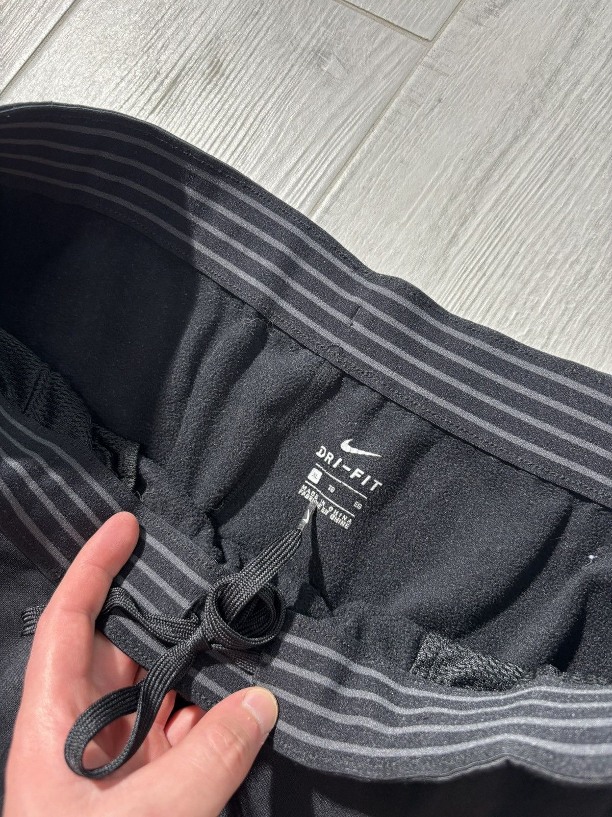 Nike Vintage Nike Baggy Track Pants Parachute Style Swoosh Logo Size US 36 / EU 52 - 3 Thumbnail