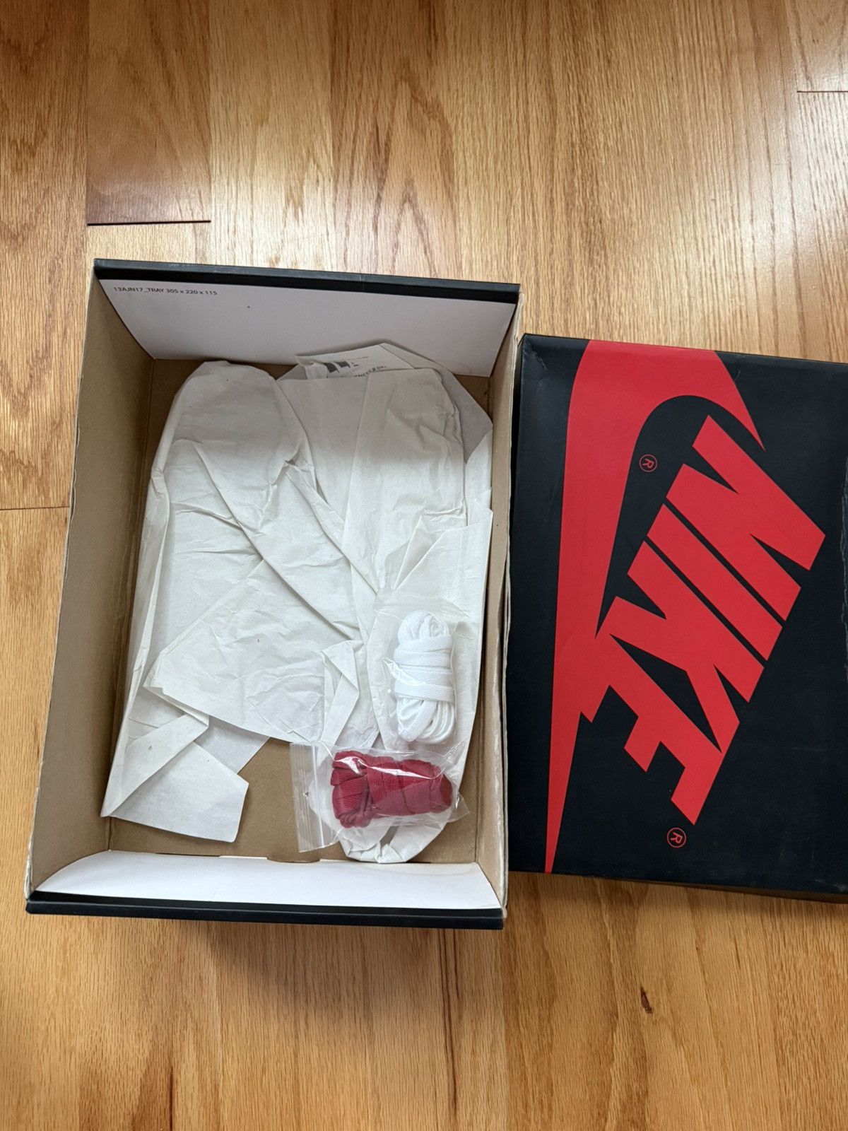 Jordan Brand × Nike Air Jordan 1 High chicago 2015 (size 8.5) Size US 8.5 / EU 41-42 - 9 Thumbnail