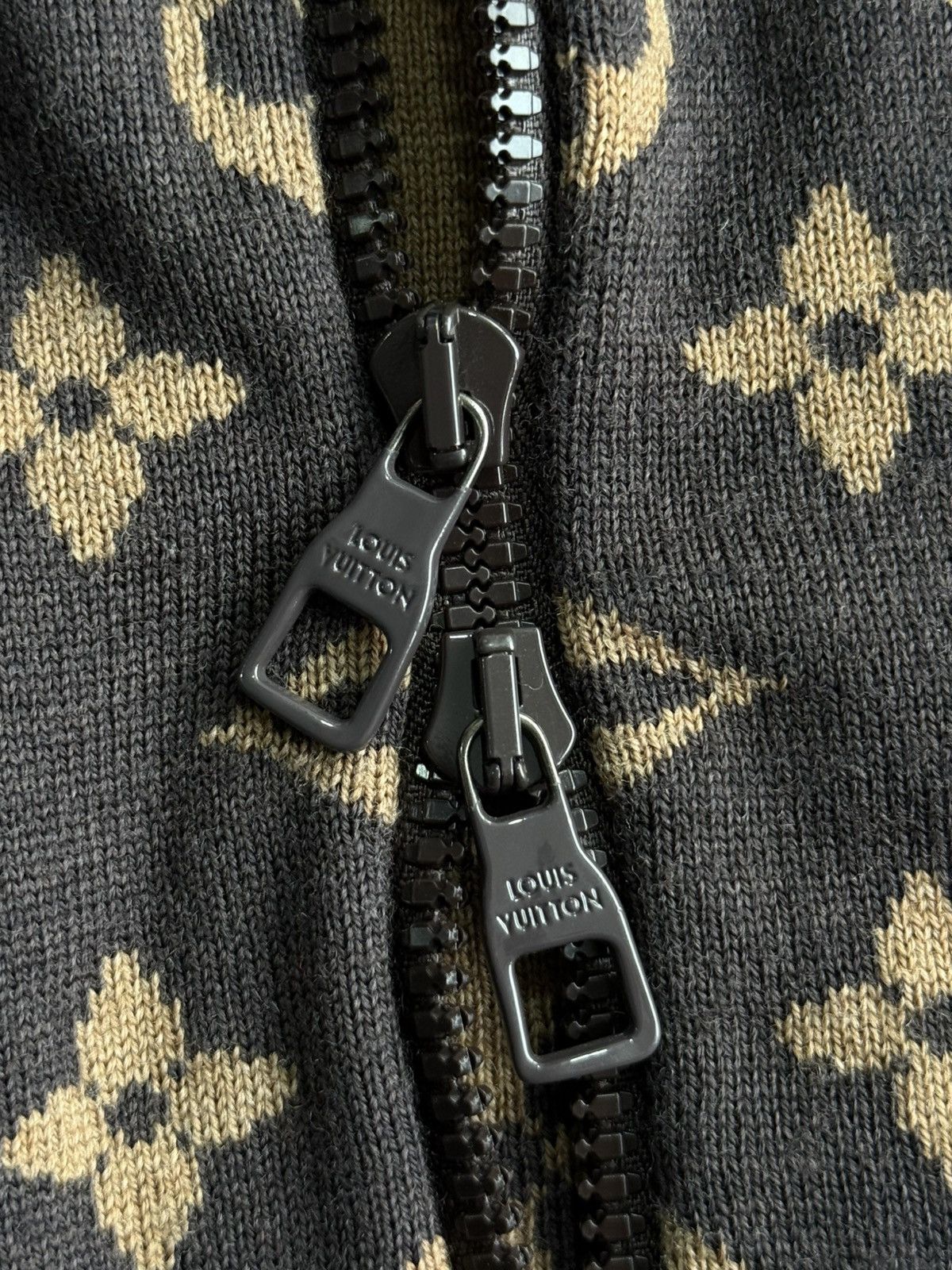 Louis Vuitton × NBA RARE - Louis Vuitton x NBA Monogram Bomber Jacket Size US S / EU 44-46 / 1 - 10 Thumbnail