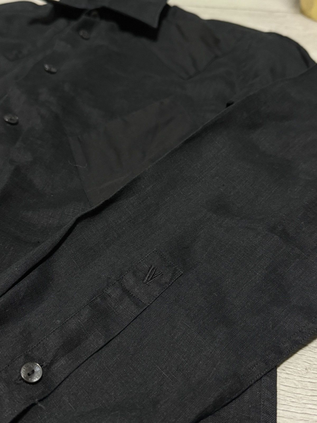 Versace Versace linen patterns shirt buttons v logo Size US M / EU 48-50 / 2 - 2 Thumbnail