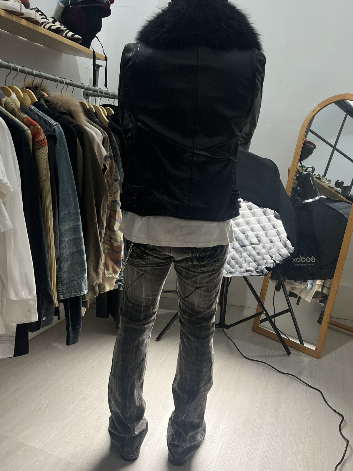 If Six Was Nine Sorridere Paint Splatter Studded Mudwash Flared Jeans Size US 31 - 9 Thumbnail