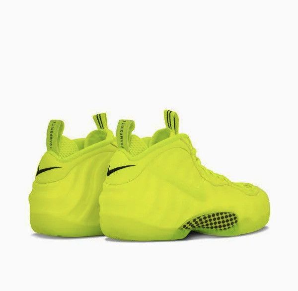 Nike NEW Nike Foamposite Pro Volt Green 2021 size 8 Womens Shoes Size US 8 / IT 38 - 3 Thumbnail