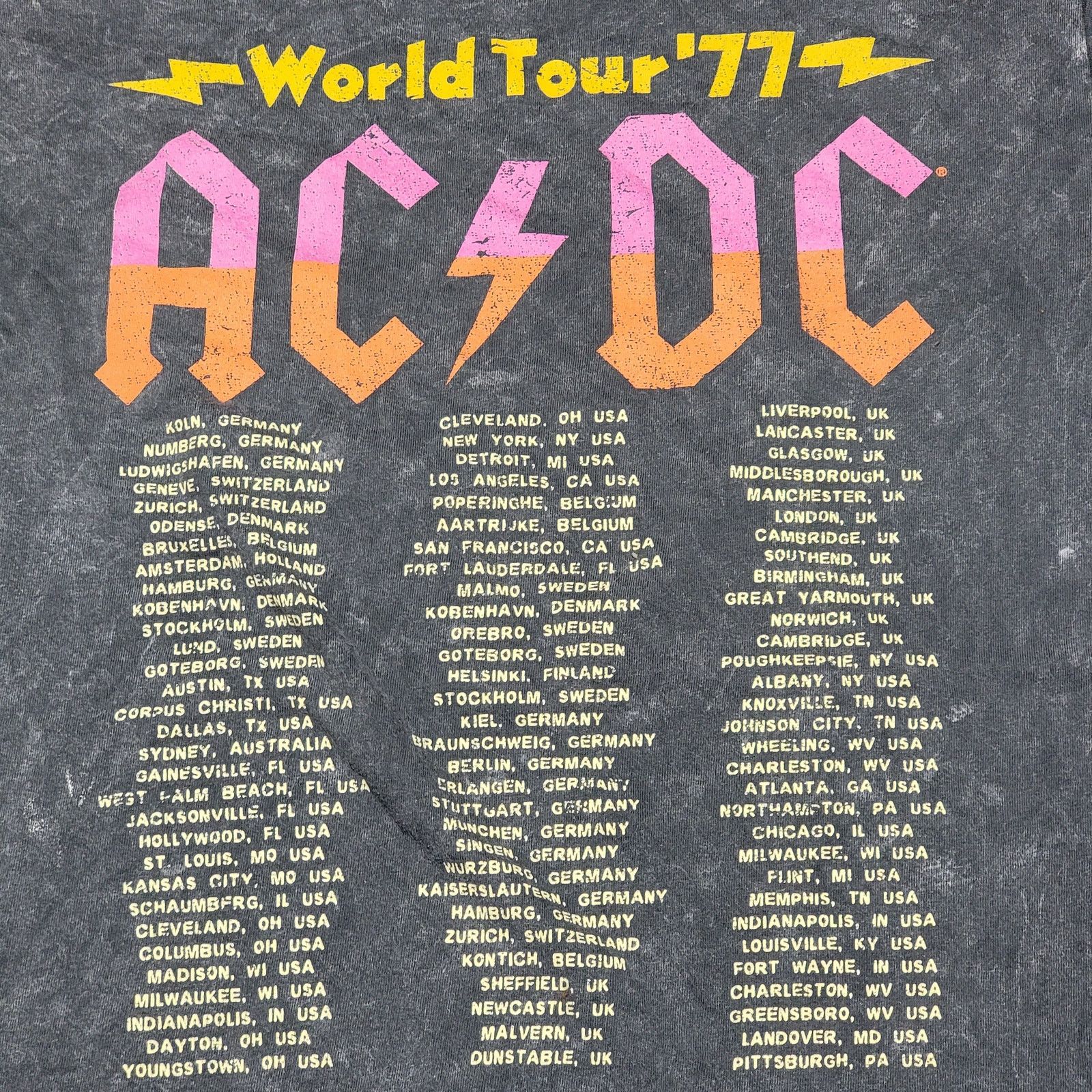 Other Hybrid Apparel AC/DC Unisex Tee World Tour '77 - Size Large Size US L / EU 52-54 / 3 - 4 Thumbnail