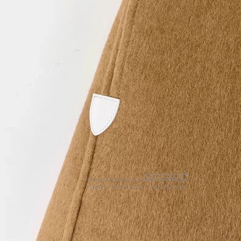 Louis Vuitton Louis Vuitton 24 Dark Brown Leather Label Camel Hair Casua Size US 32 / EU 48 - 4 Thumbnail