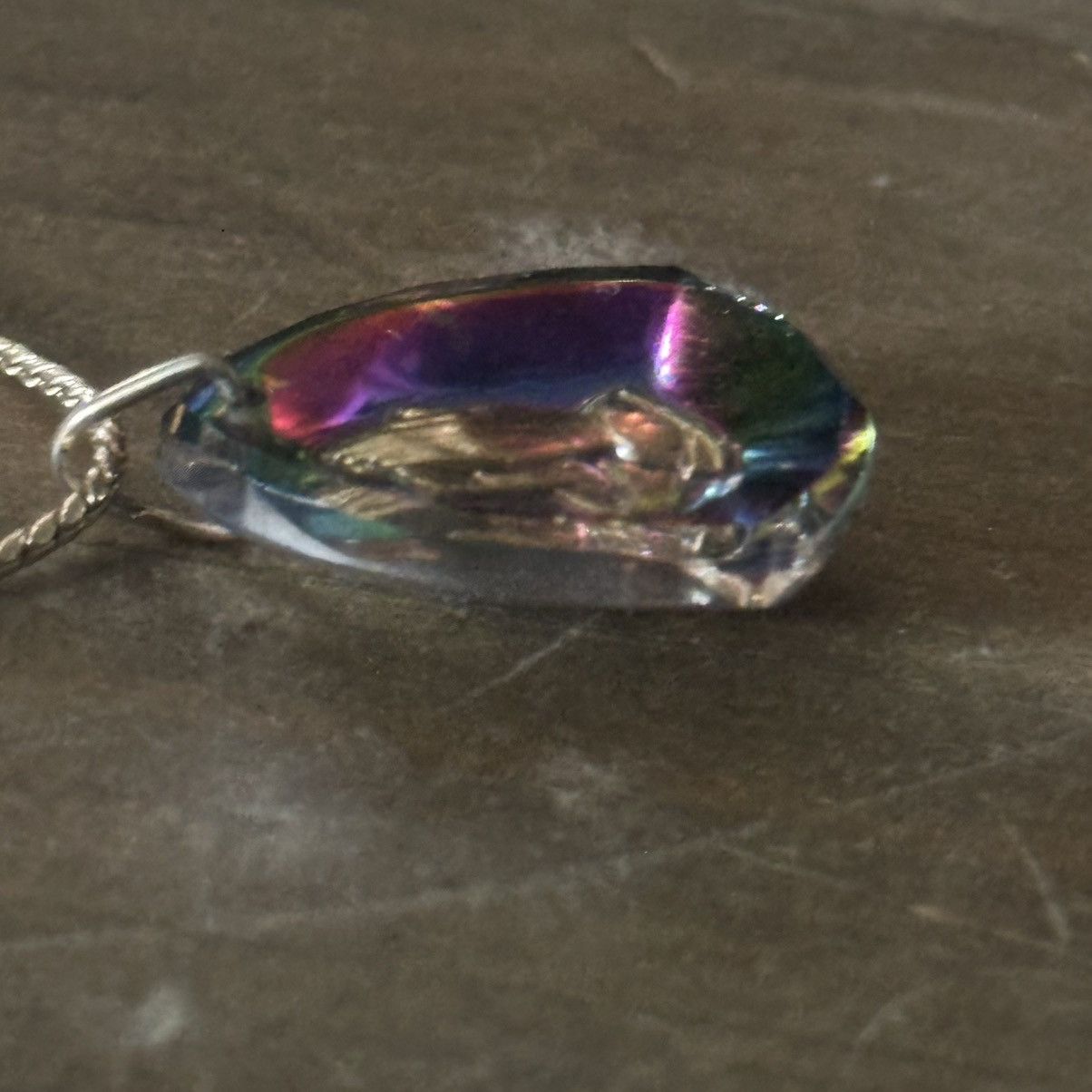 Vintage Vintage AB glass carved praying hands pendant necklace Size ONE SIZE - 6 Thumbnail