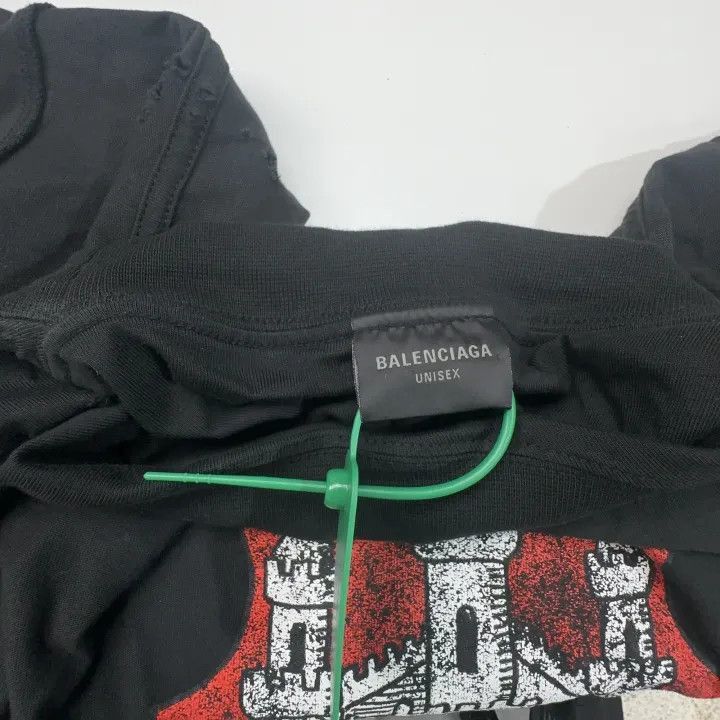 Other Balenciaga Balenciaga SS24 Logo Print Vintage TShirt -2507 Size US L / EU 52-54 / 3 - 5 Thumbnail